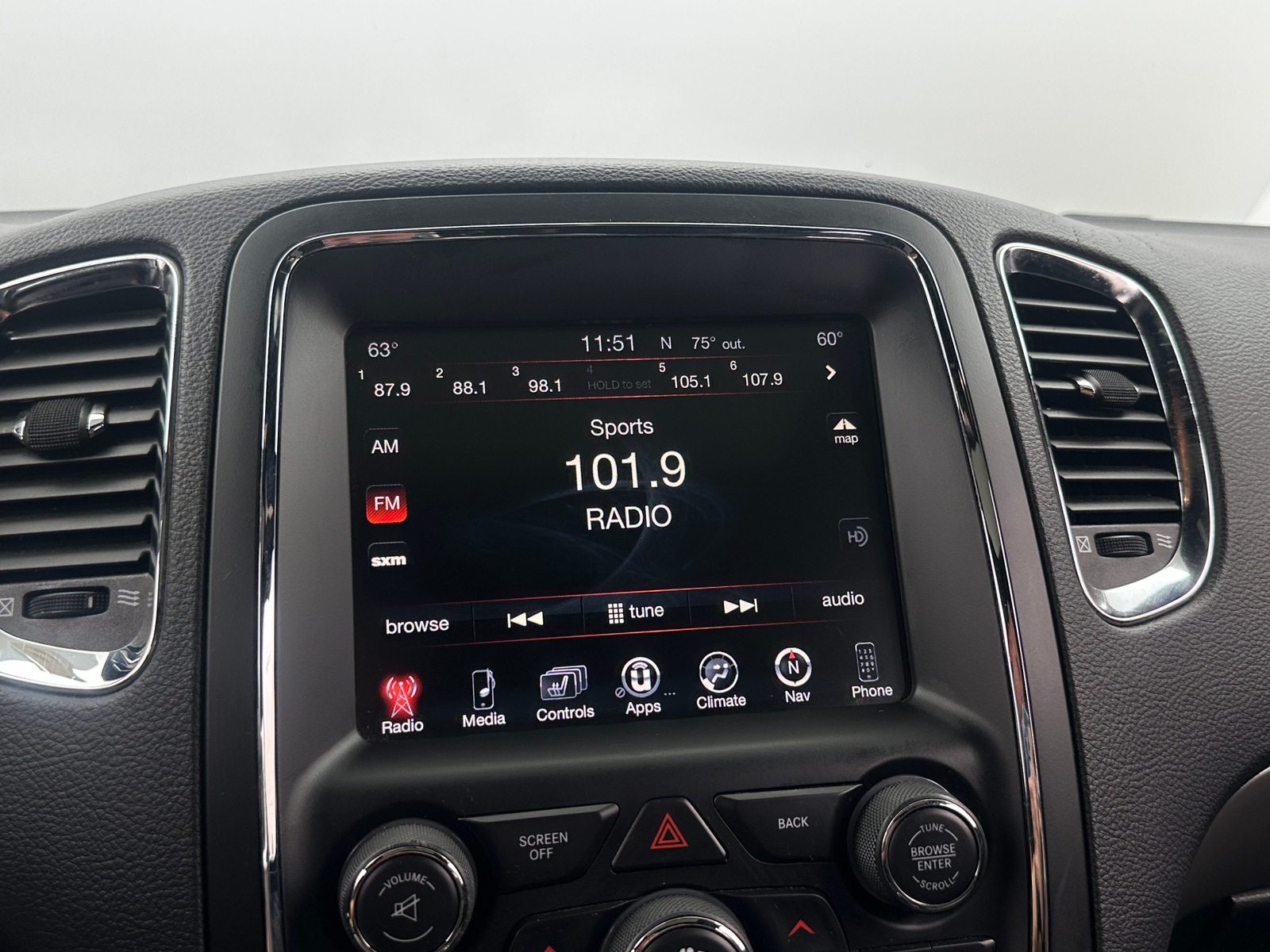 Thumbnail: 2017 Dodge Durango - 3