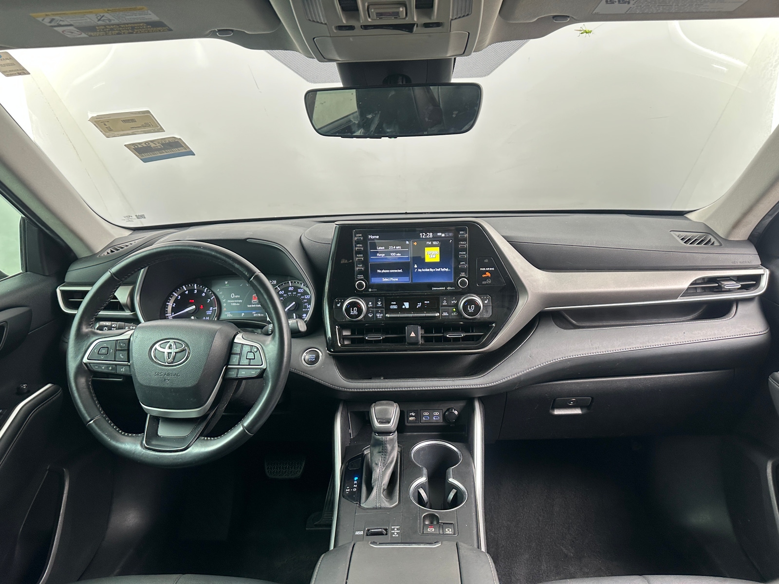 Thumbnail: 2022 Toyota Highlander - 2