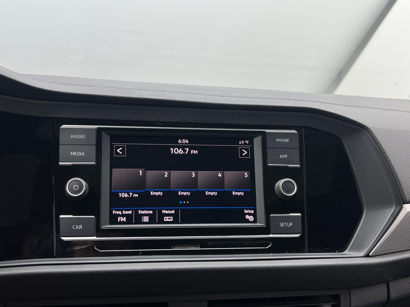 Thumbnail: 2019 Volkswagen Jetta - 3