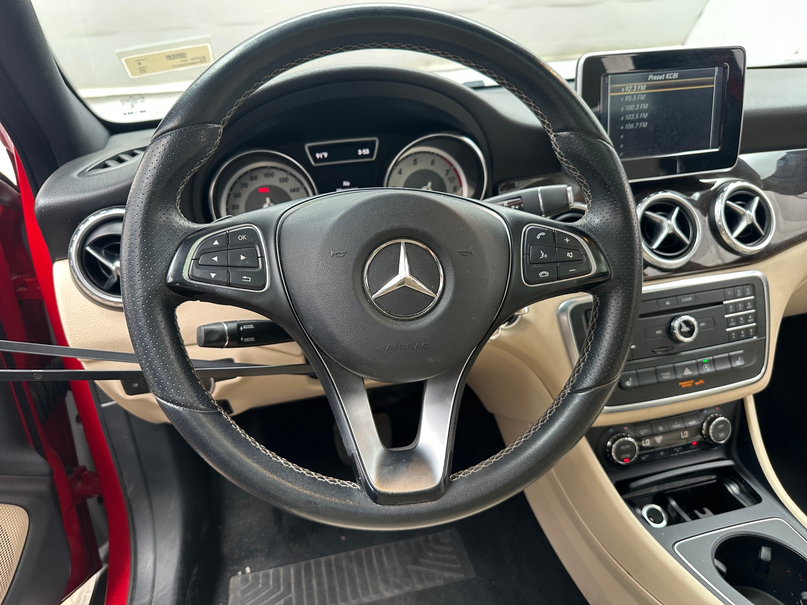 Thumbnail: 2016 Mercedes-Benz GLA - 4