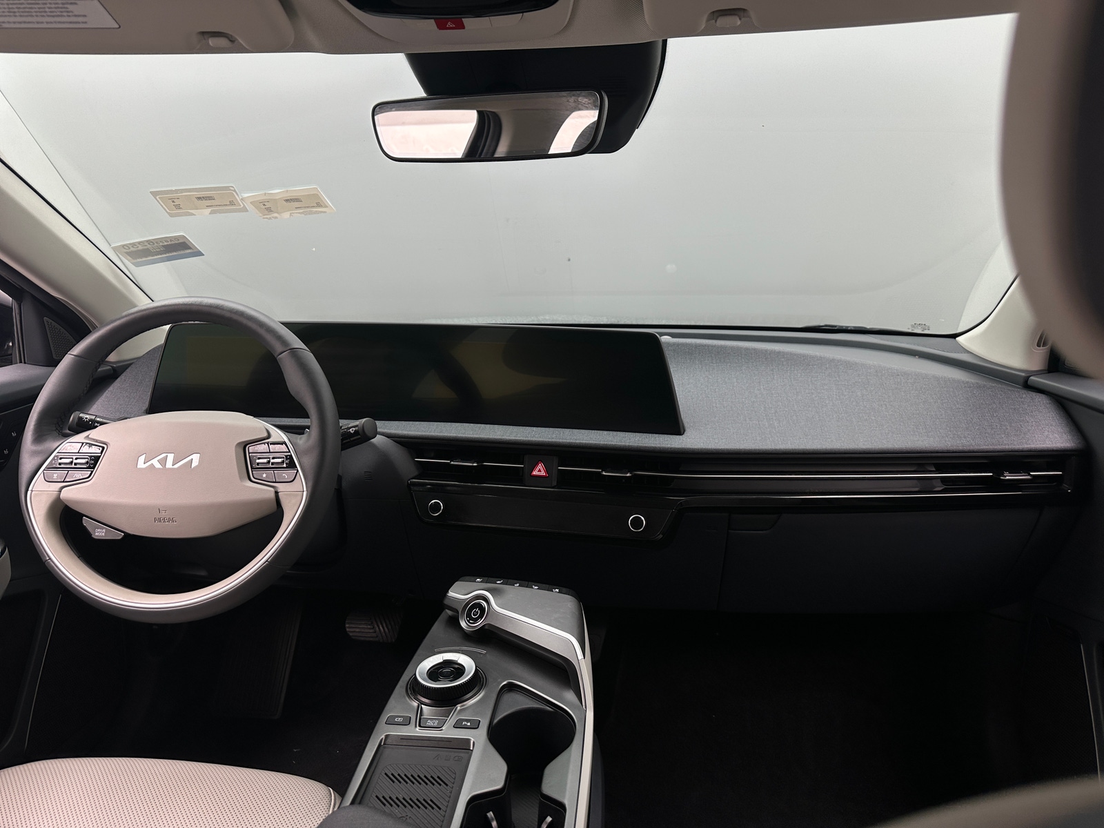 Thumbnail: 2023 Kia EV6 - 2