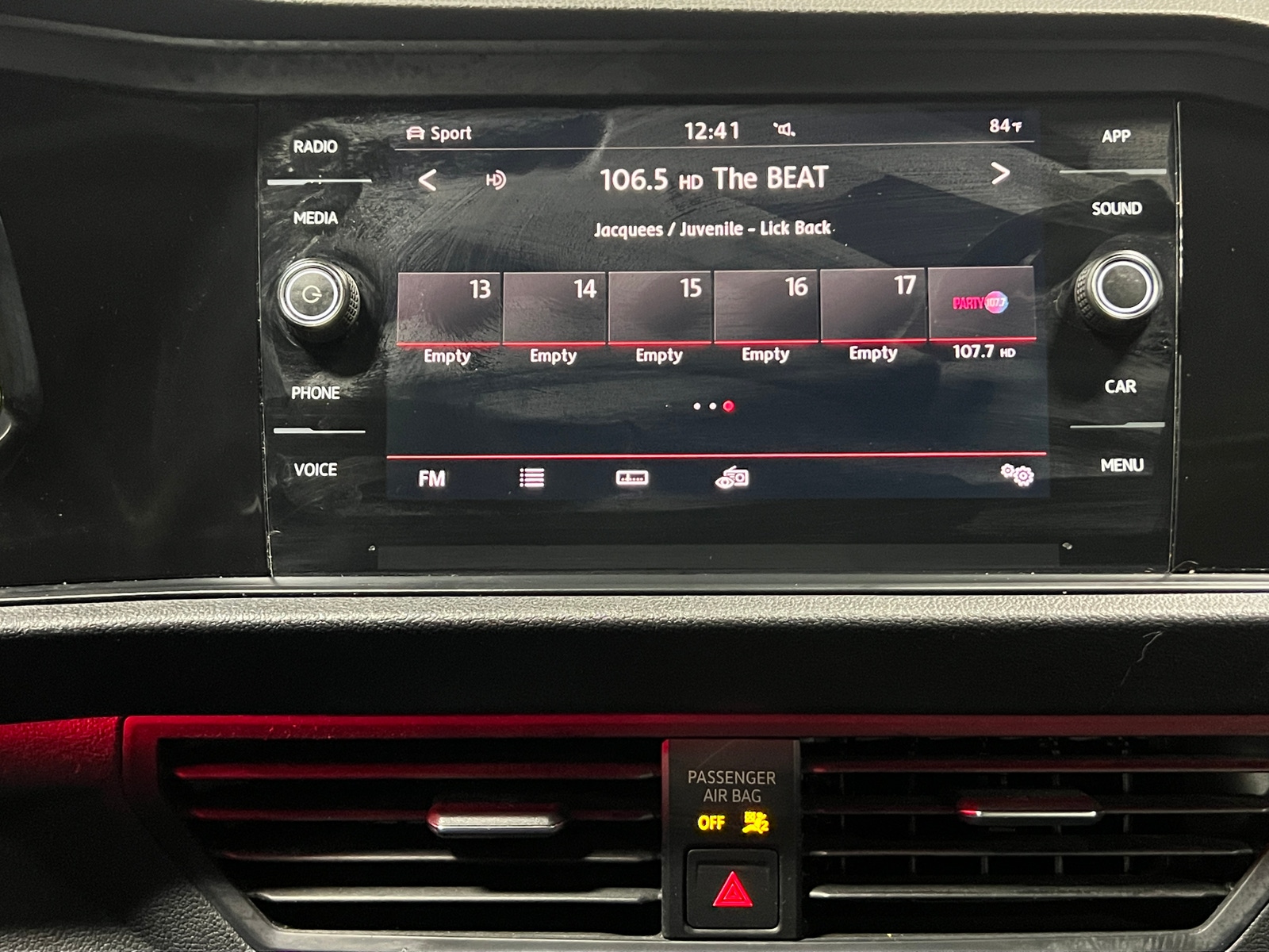 Thumbnail: 2019 Volkswagen Jetta - 3