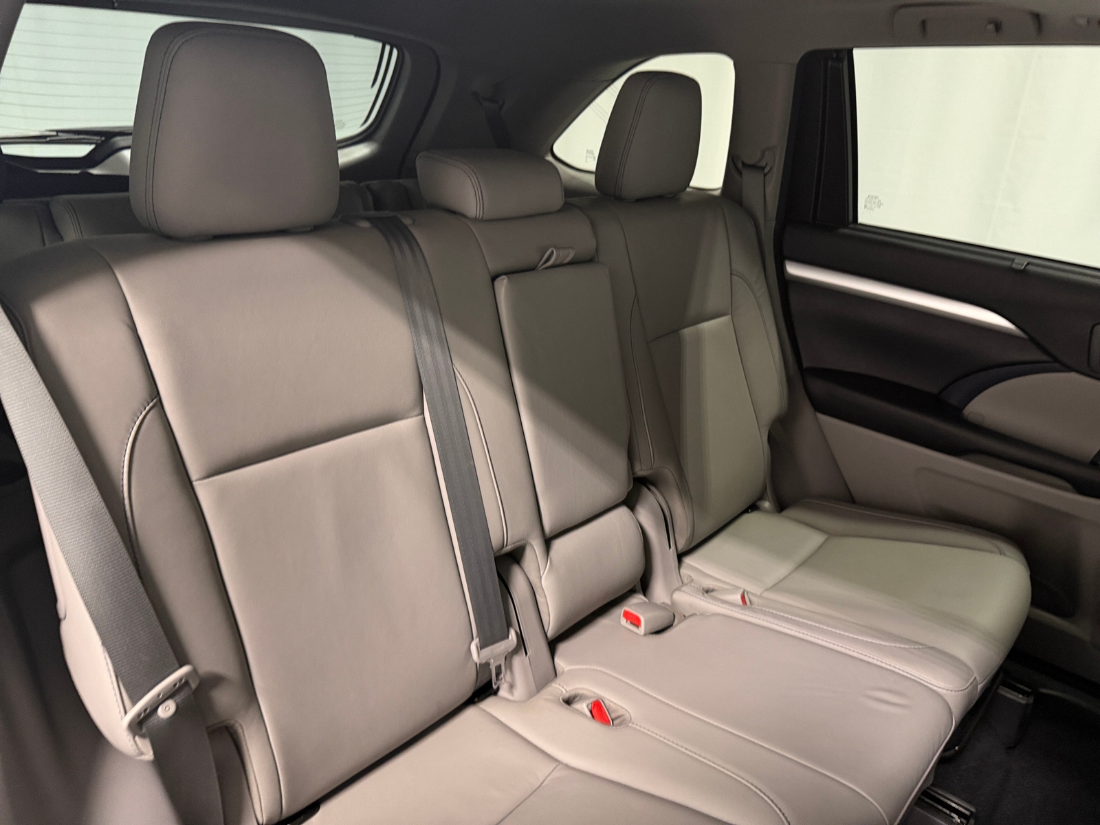 Thumbnail: 2018 Toyota Highlander - 5