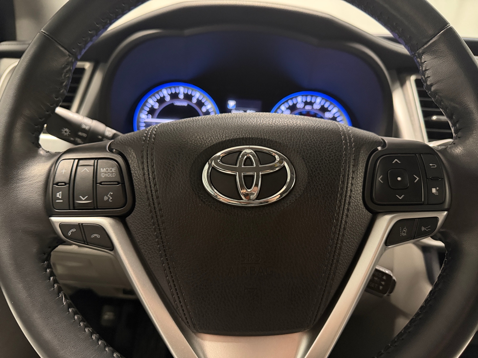 Thumbnail: 2018 Toyota Highlander - 4