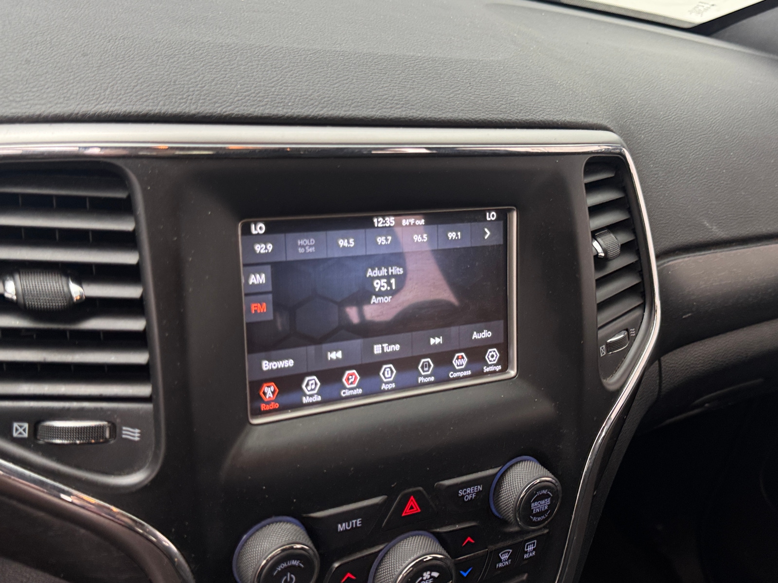 Thumbnail: 2018 Jeep Grand Cherokee - 4