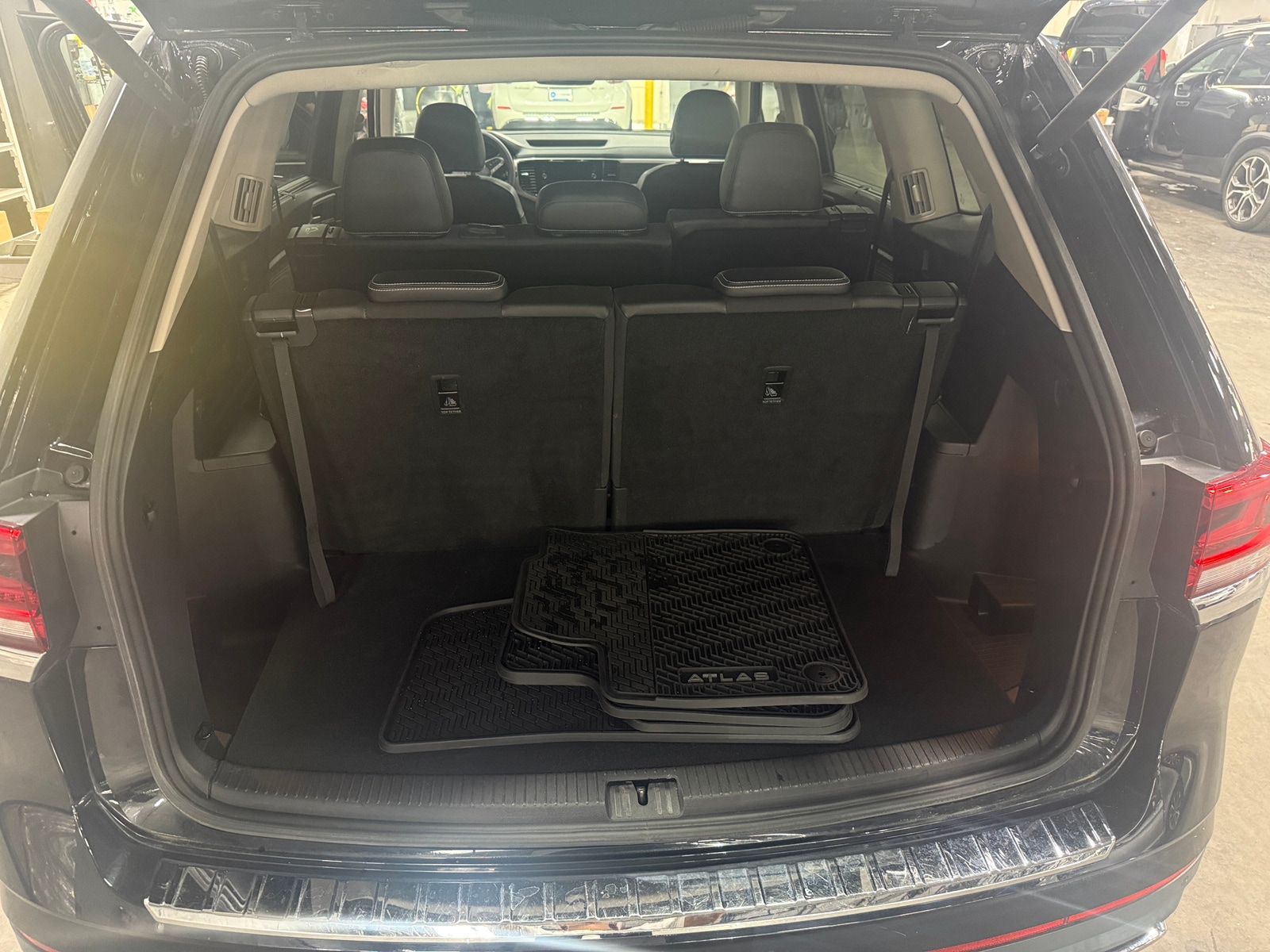 Thumbnail: 2023 Volkswagen Atlas - 6
