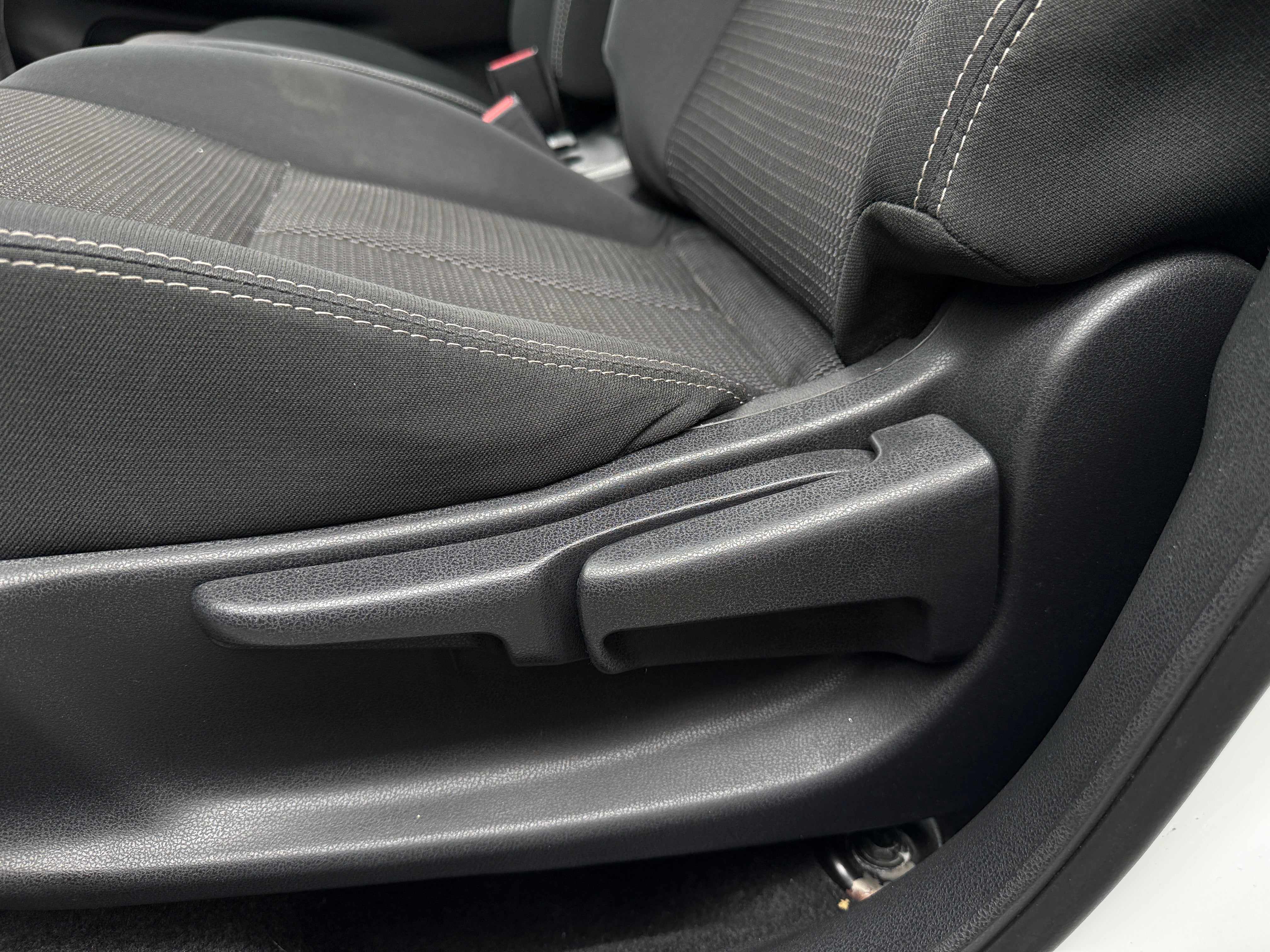 Used 2016 Nissan Versa Sedan SL with VIN 3N1CN7AP5GL897285 for sale in Pewaukee, WI