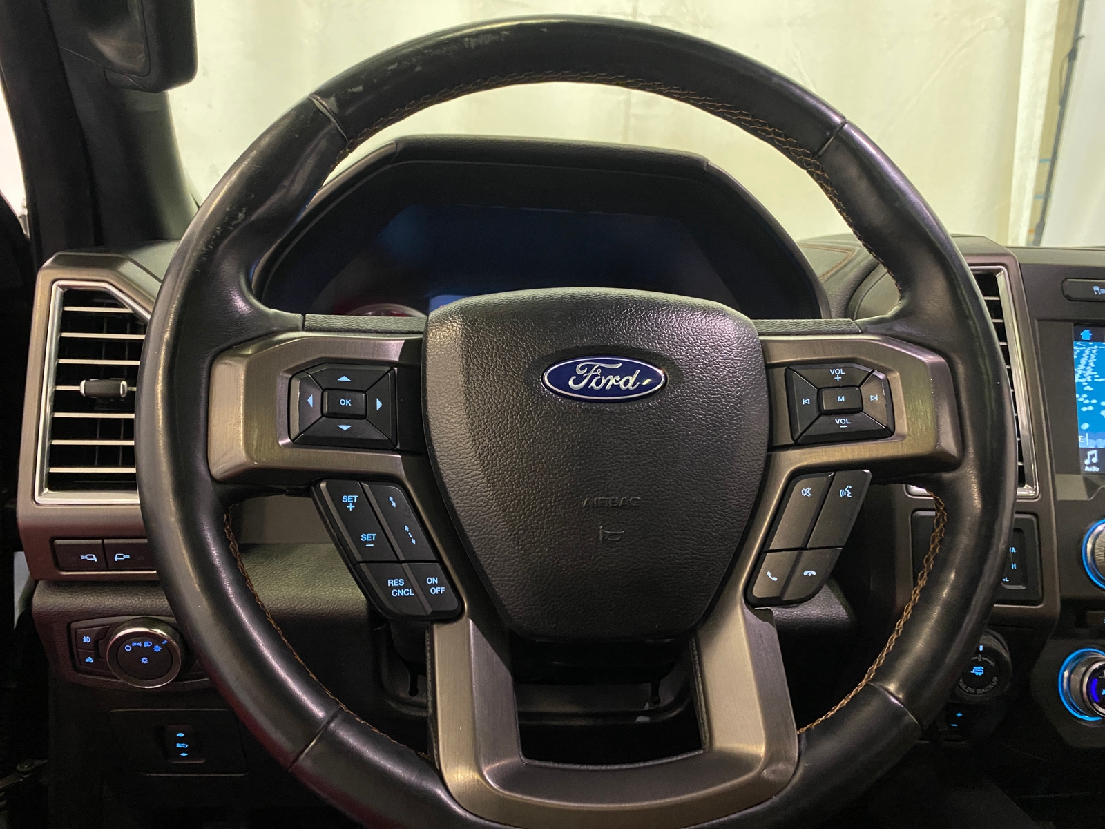 Thumbnail: 2017 Ford Econoline - 4