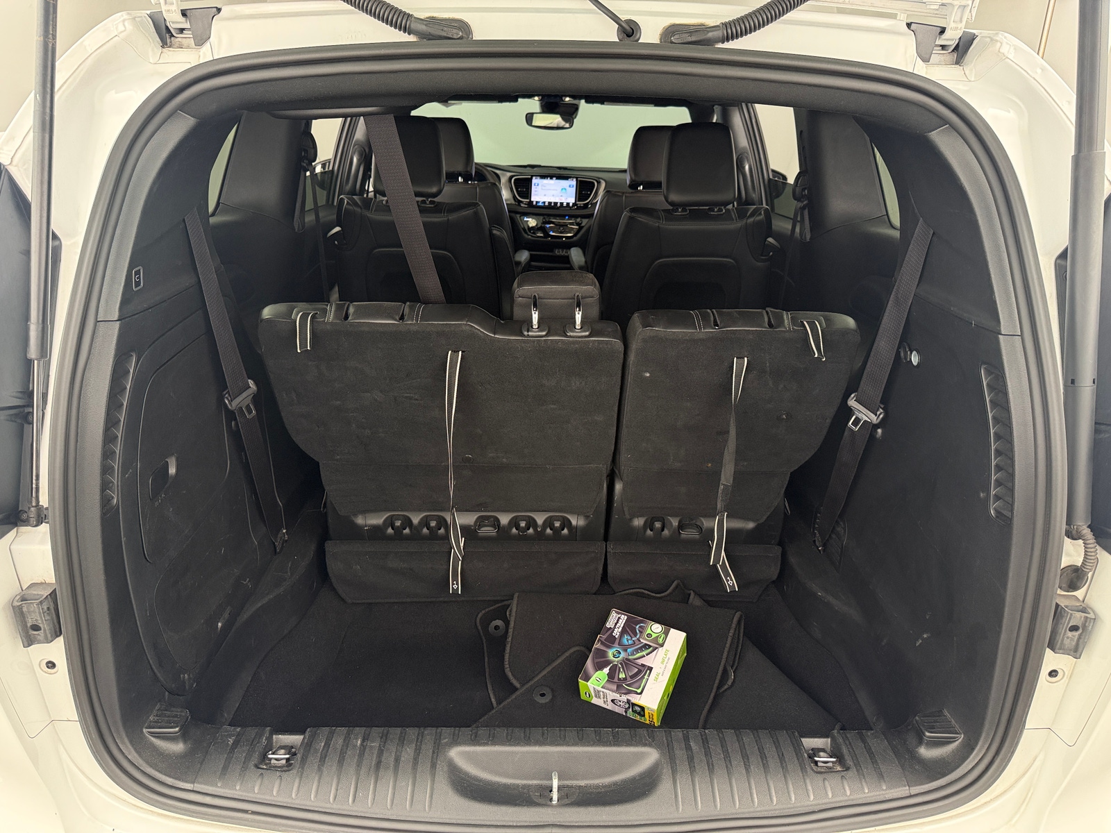 Thumbnail: 2024 Chrysler Pacifica - 6