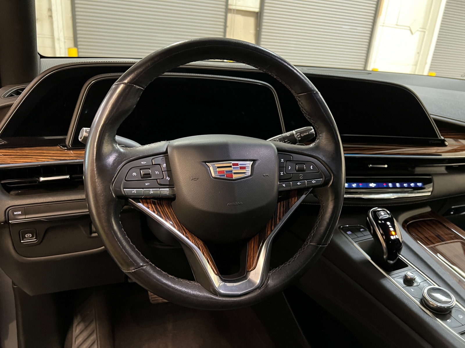 Thumbnail: 2022 Cadillac Escalade - 4