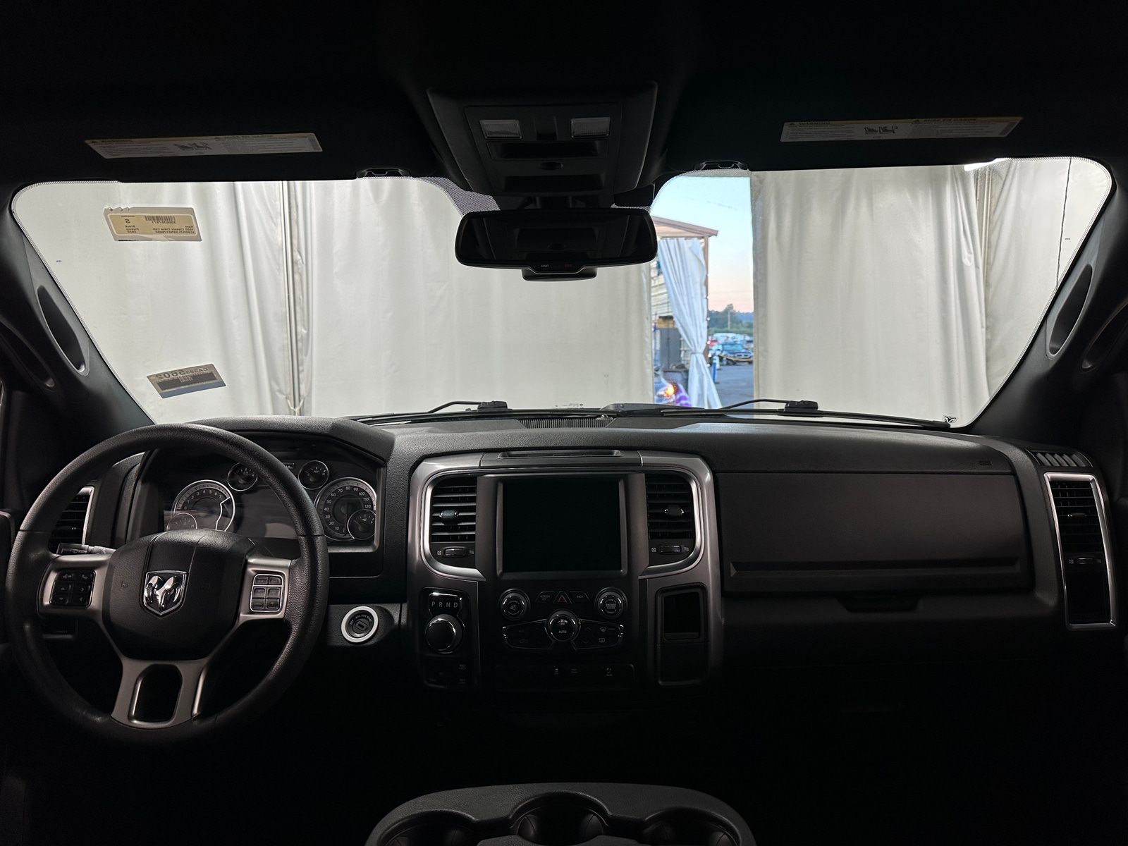 Thumbnail: 2022 RAM 1500 Classic - 3