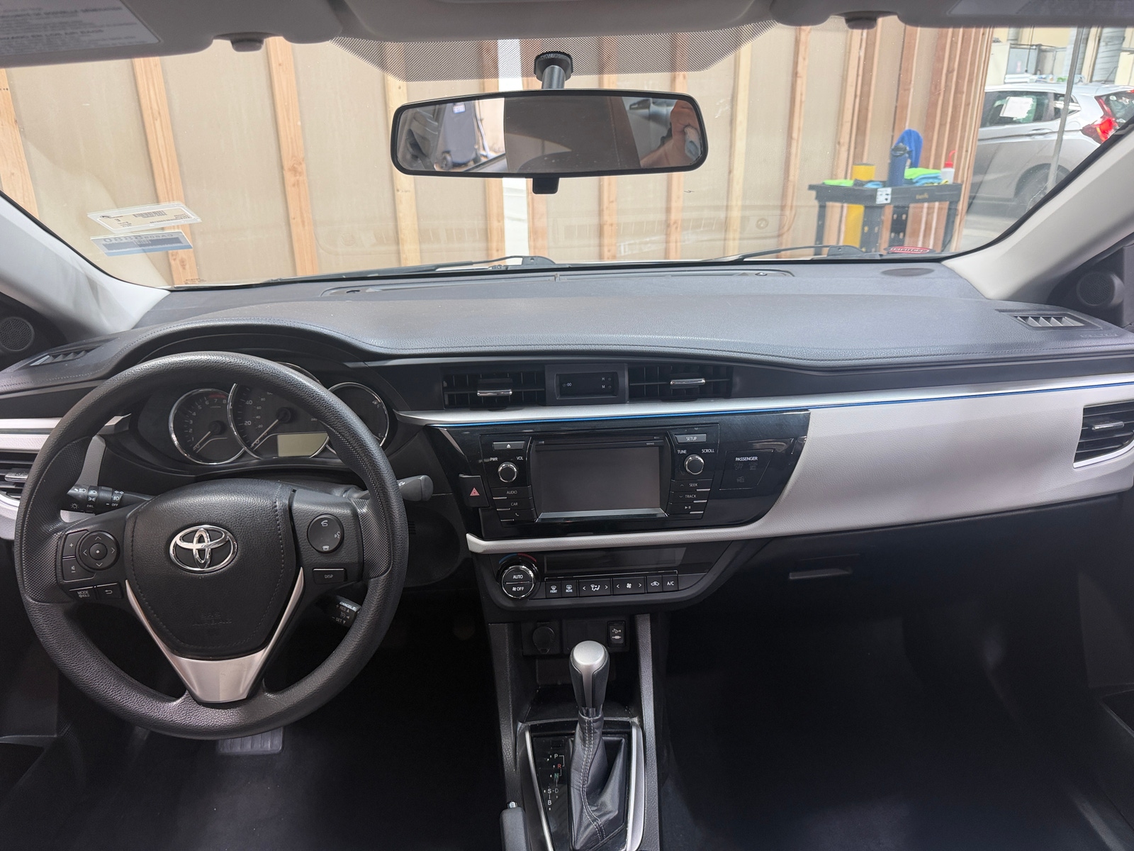 Thumbnail: 2015 Toyota Corolla - 3
