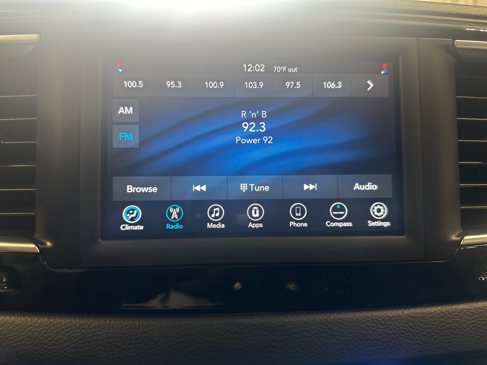 Thumbnail: 2019 Chrysler Pacifica - 4