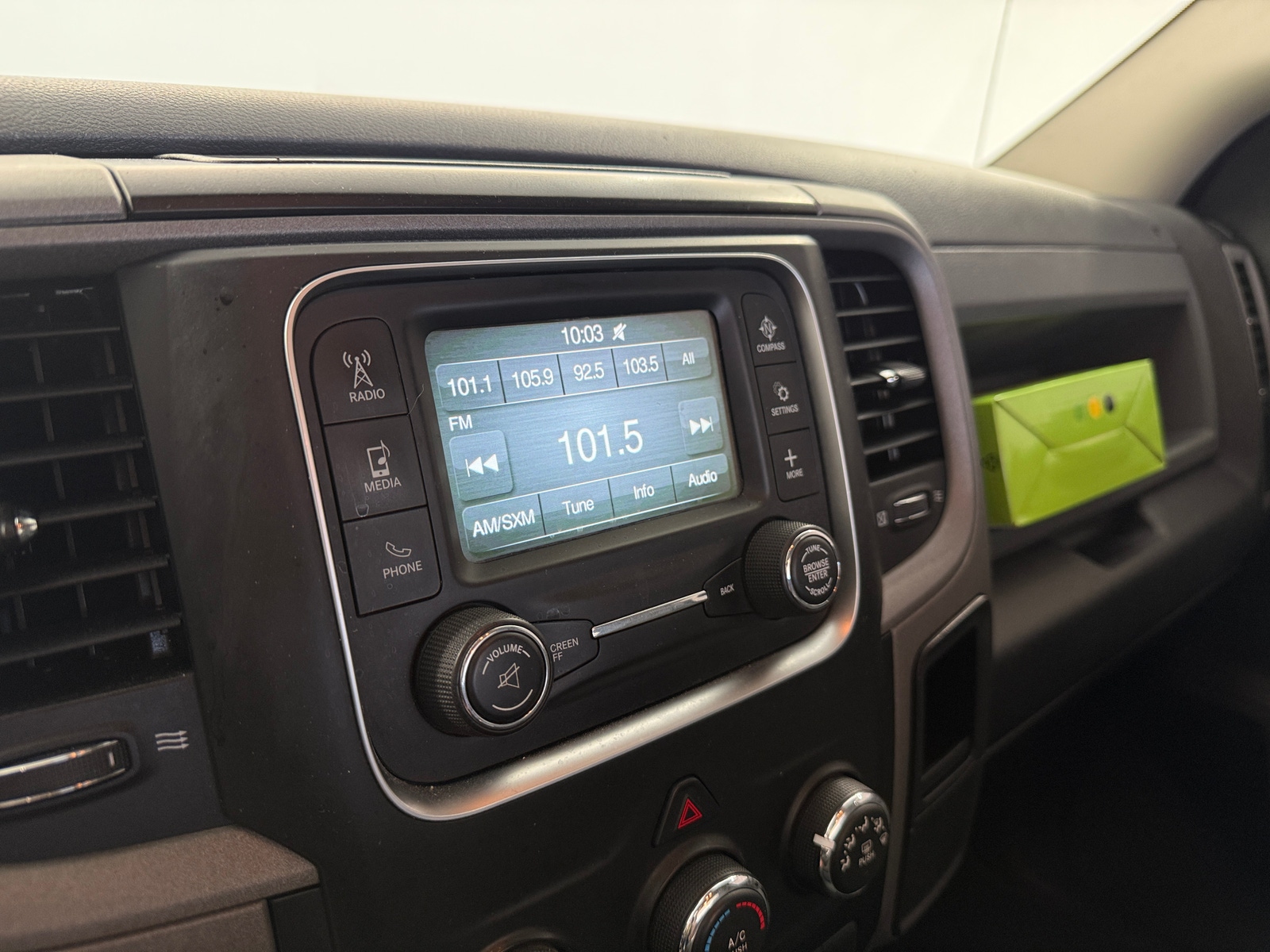 Thumbnail: 2019 RAM 1500 Classic - 4