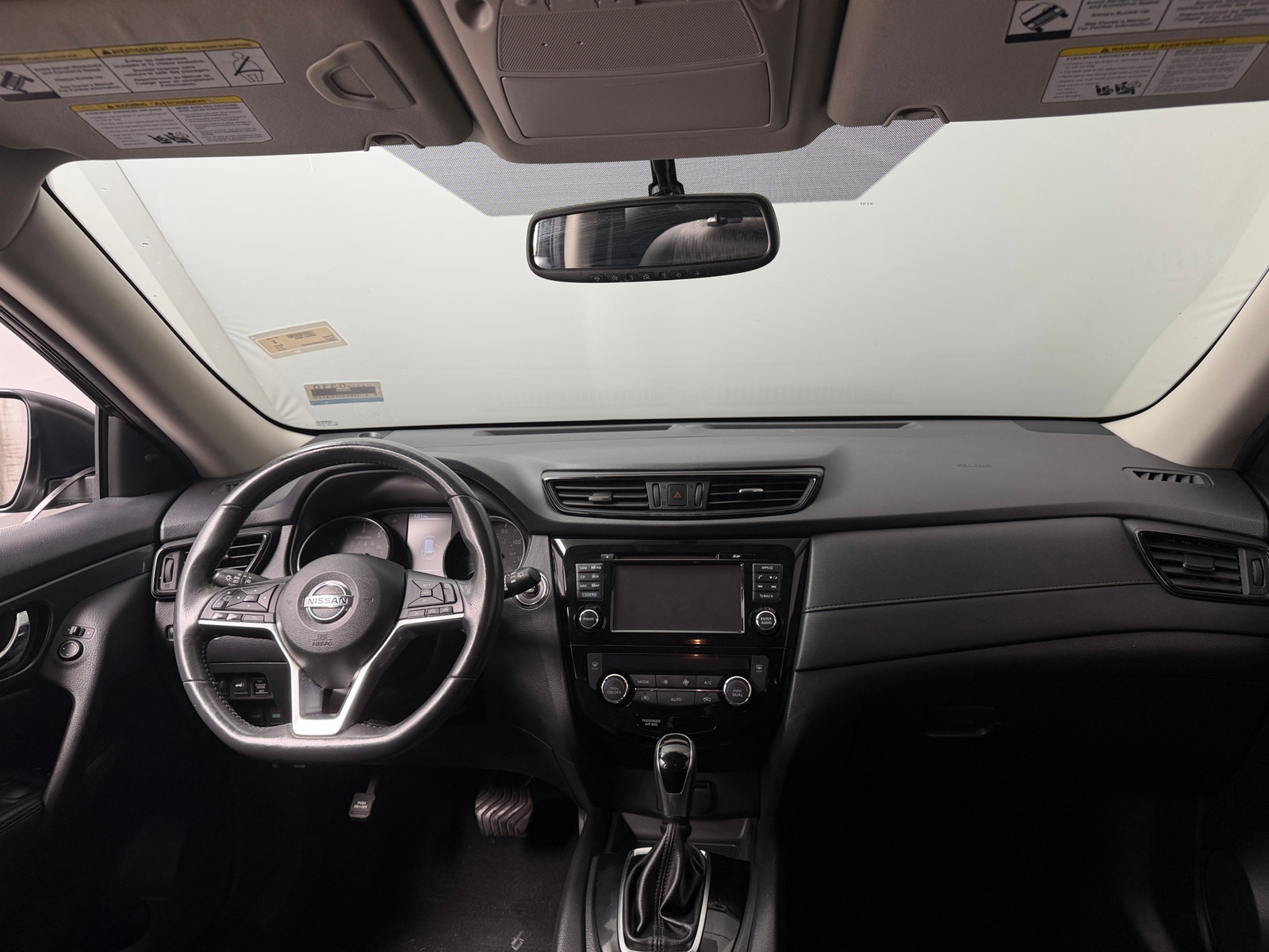 Thumbnail: 2017 Nissan Rogue - 3