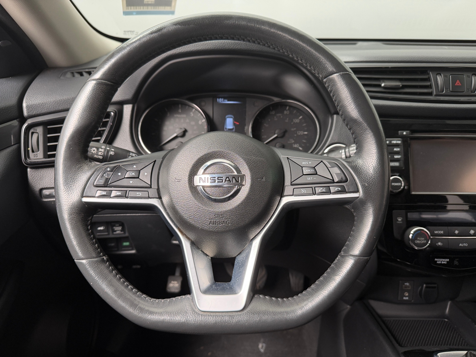Thumbnail: 2017 Nissan Rogue - 5