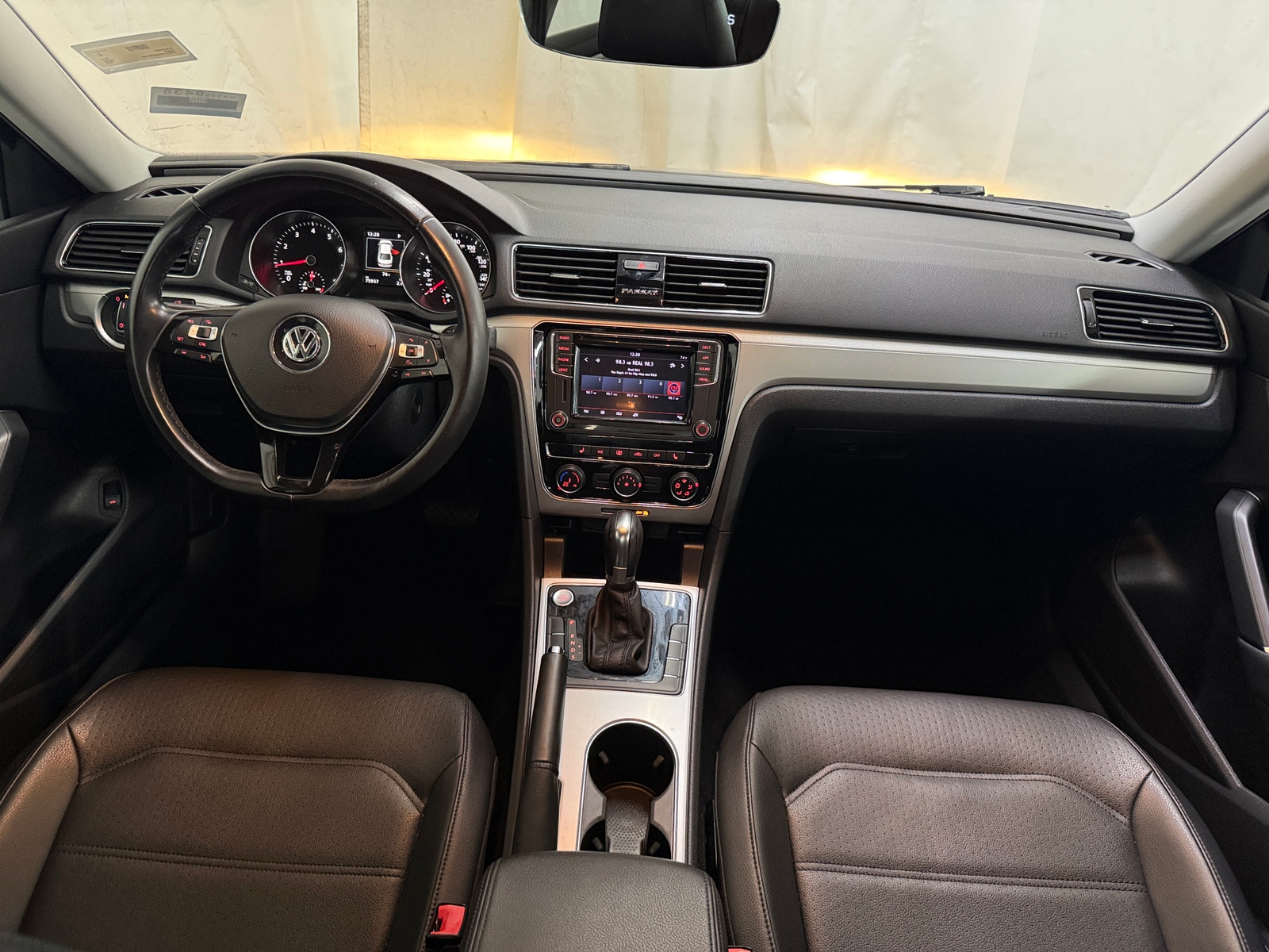 Thumbnail: 2019 Volkswagen Passat - 3