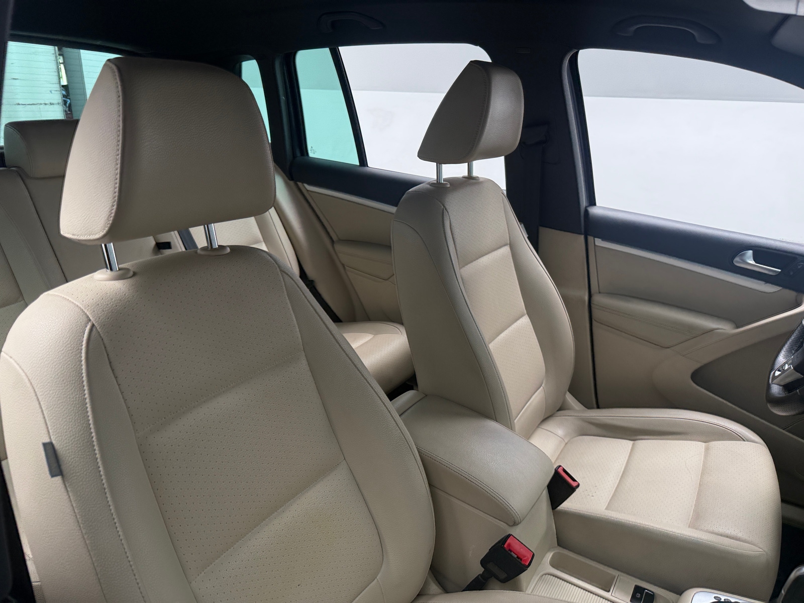 Thumbnail: 2016 Volkswagen Tiguan - 2