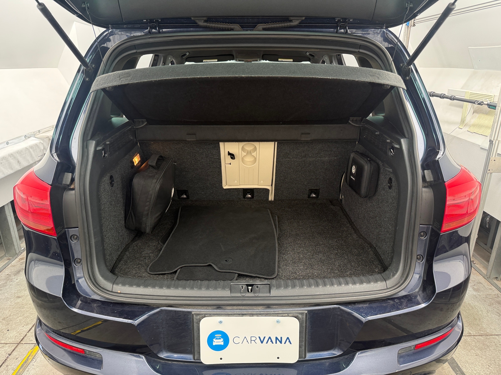Thumbnail: 2016 Volkswagen Tiguan - 7