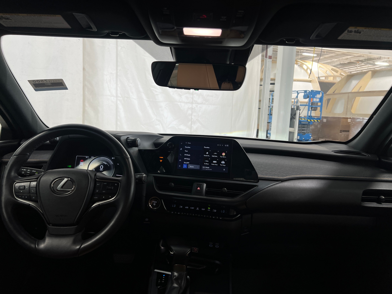 Thumbnail: 2024 Lexus UX - 3