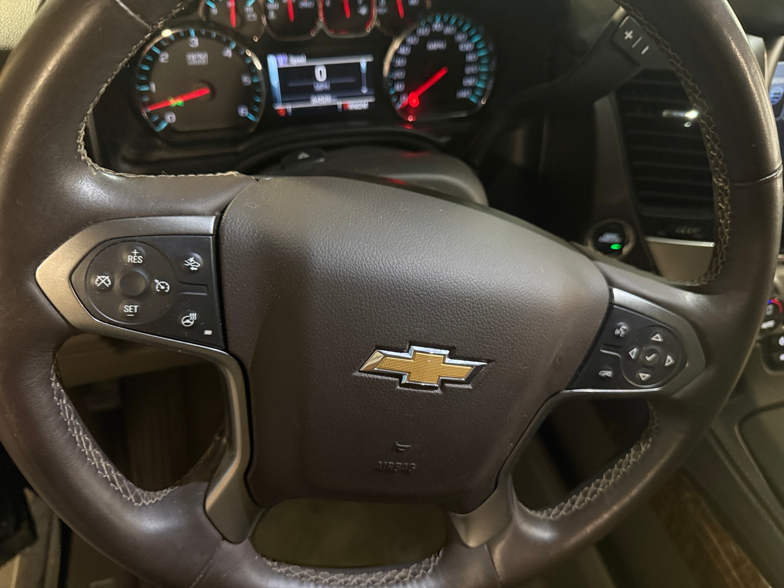 Thumbnail: 2015 Chevrolet Suburban - 4