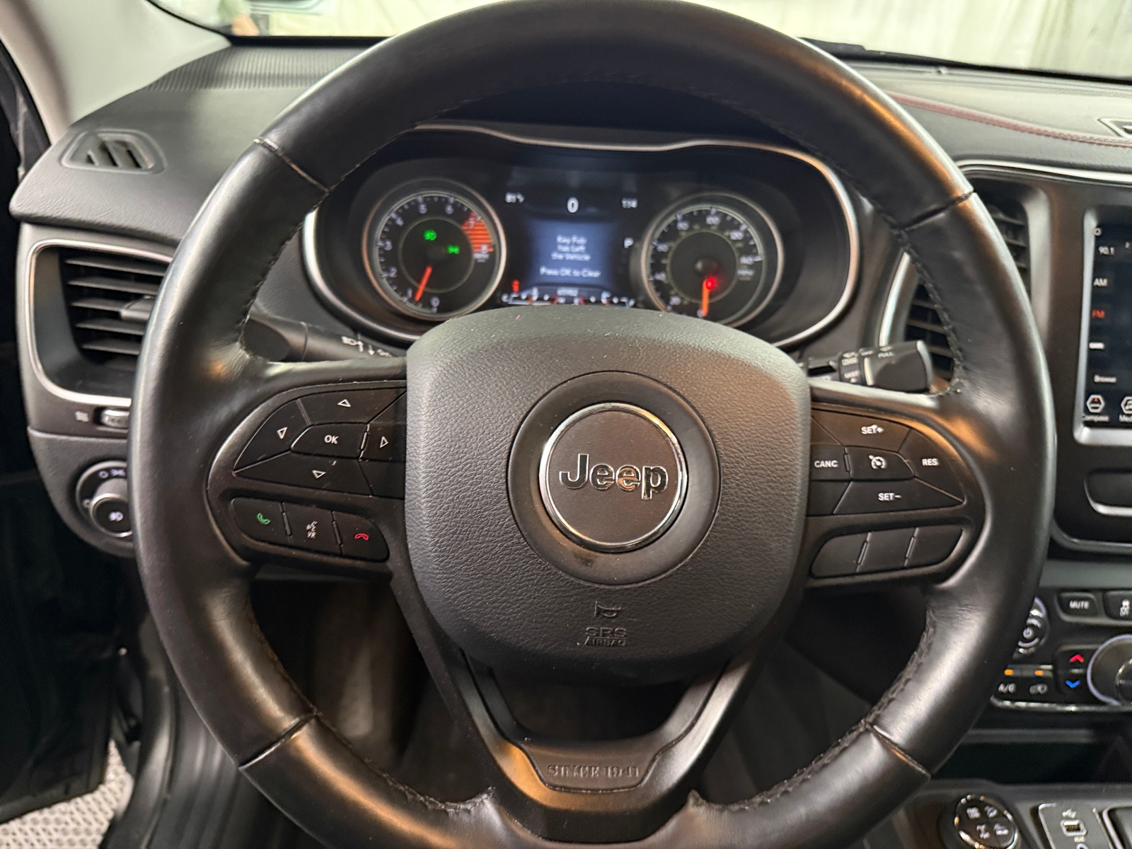 Thumbnail: 2019 Jeep Cherokee - 5