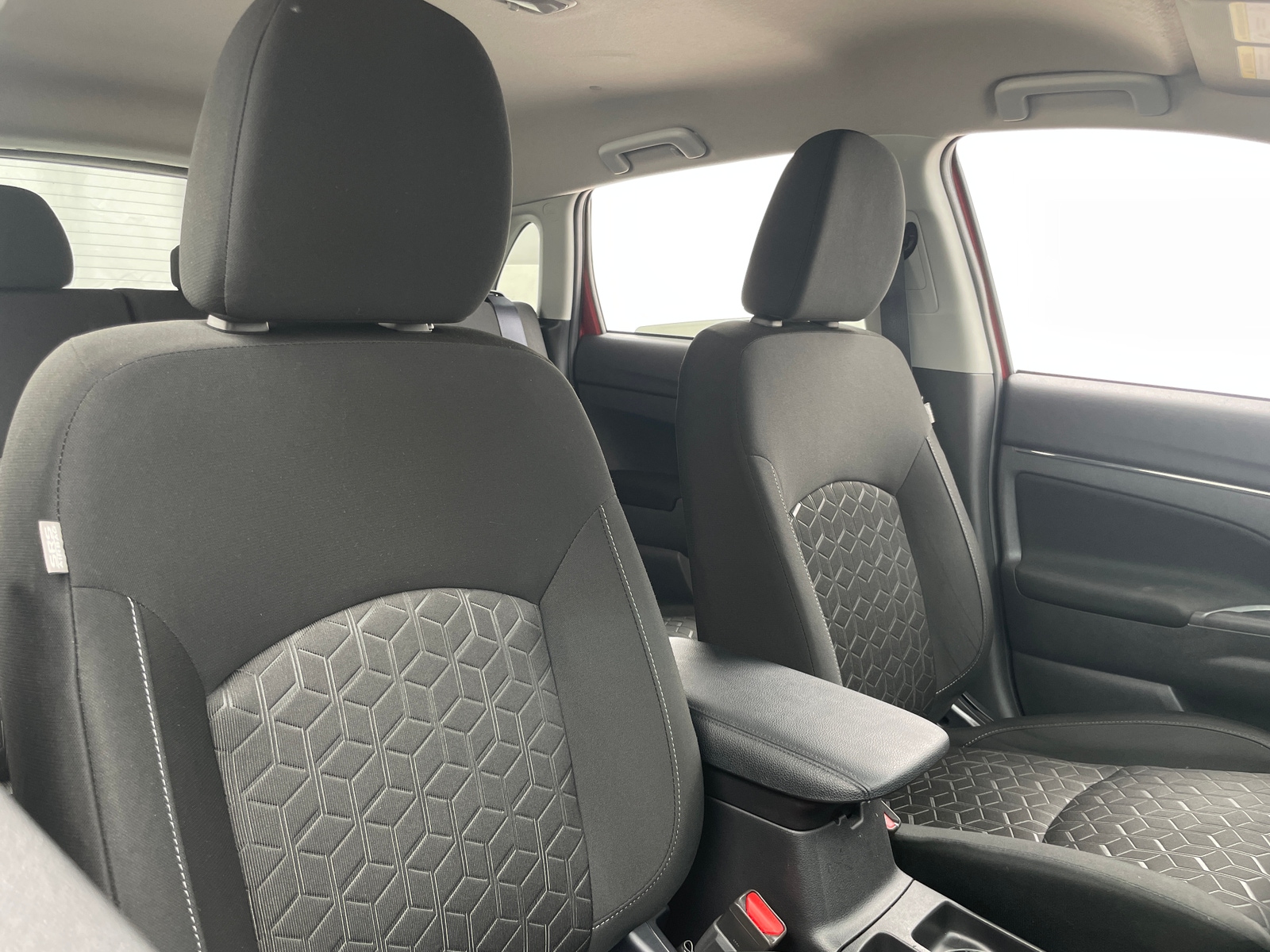 Thumbnail: 2023 Mitsubishi Outlander Sport - 2