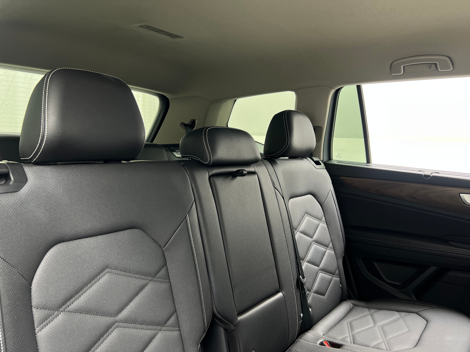 Thumbnail: 2026 Volkswagen Atlas - 6