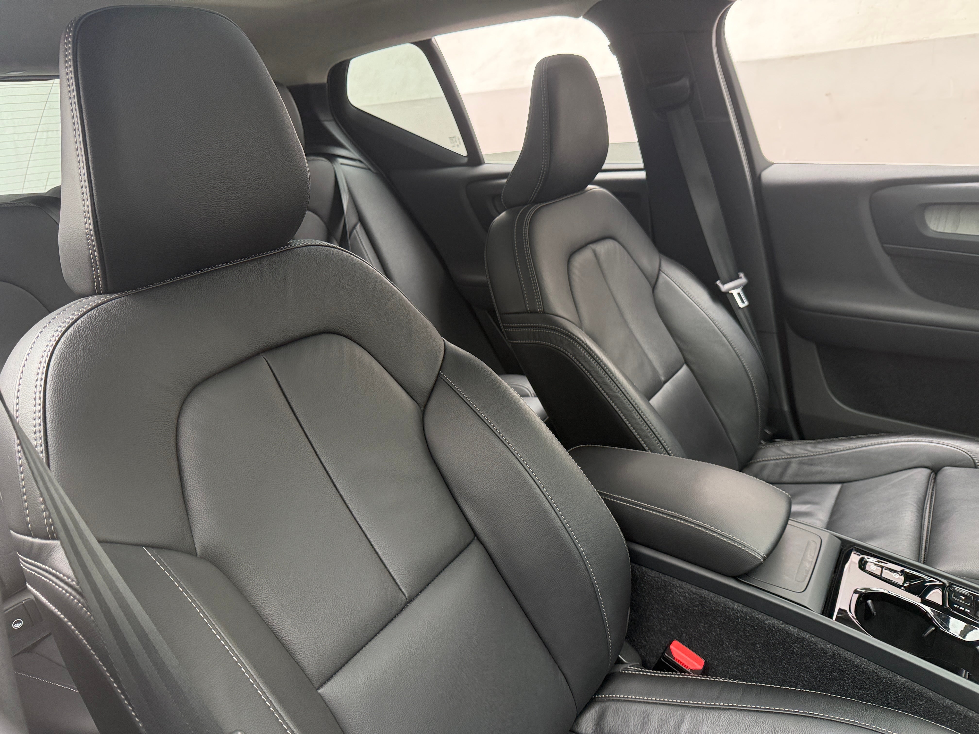 2023 Volvo XC40