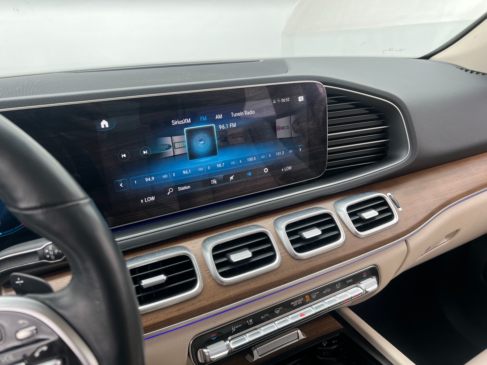 Thumbnail: 2022 Mercedes-Benz GLE - 3
