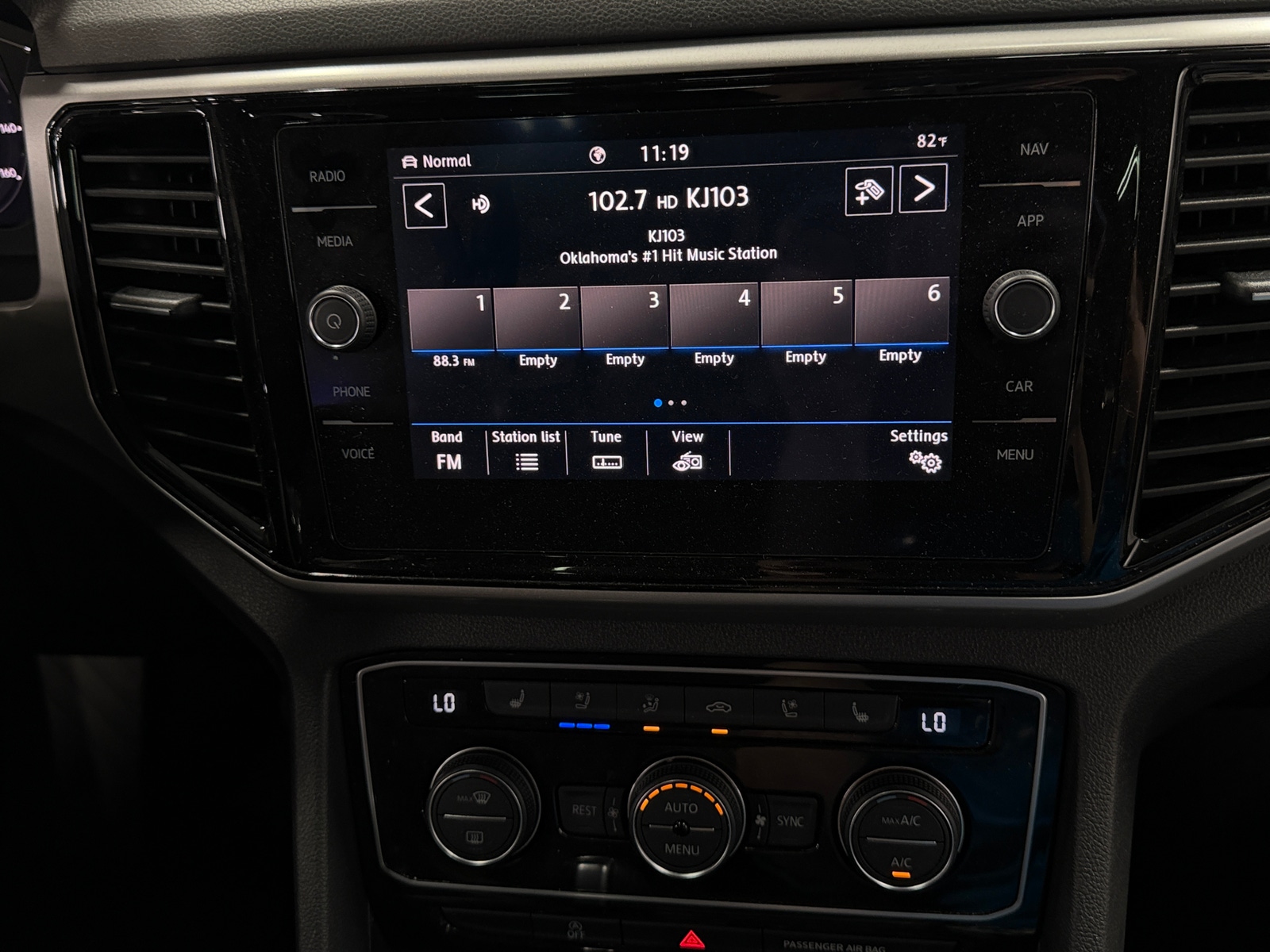 Thumbnail: 2021 Volkswagen Atlas - 3