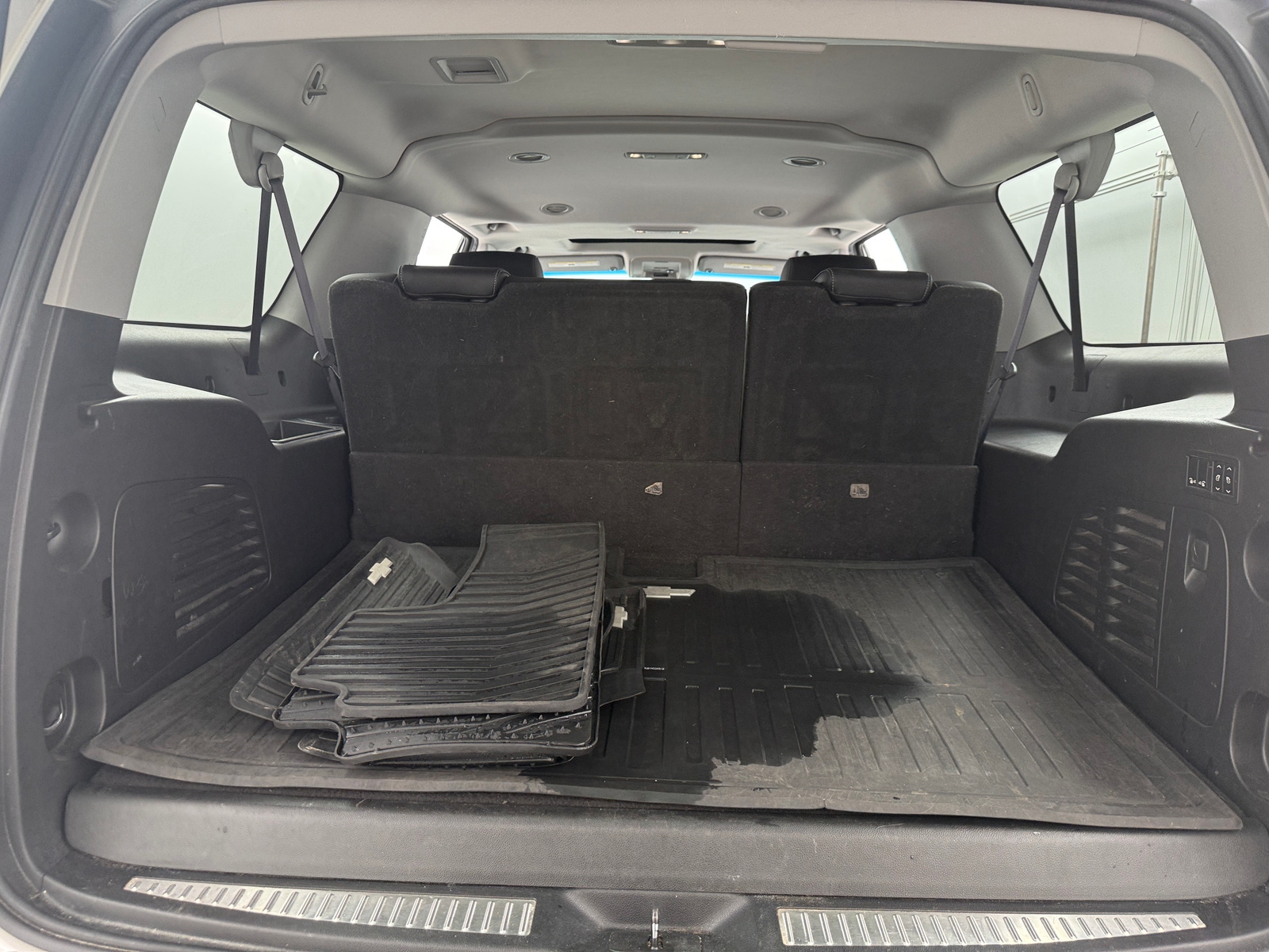 Thumbnail: 2017 Chevrolet Suburban - 6