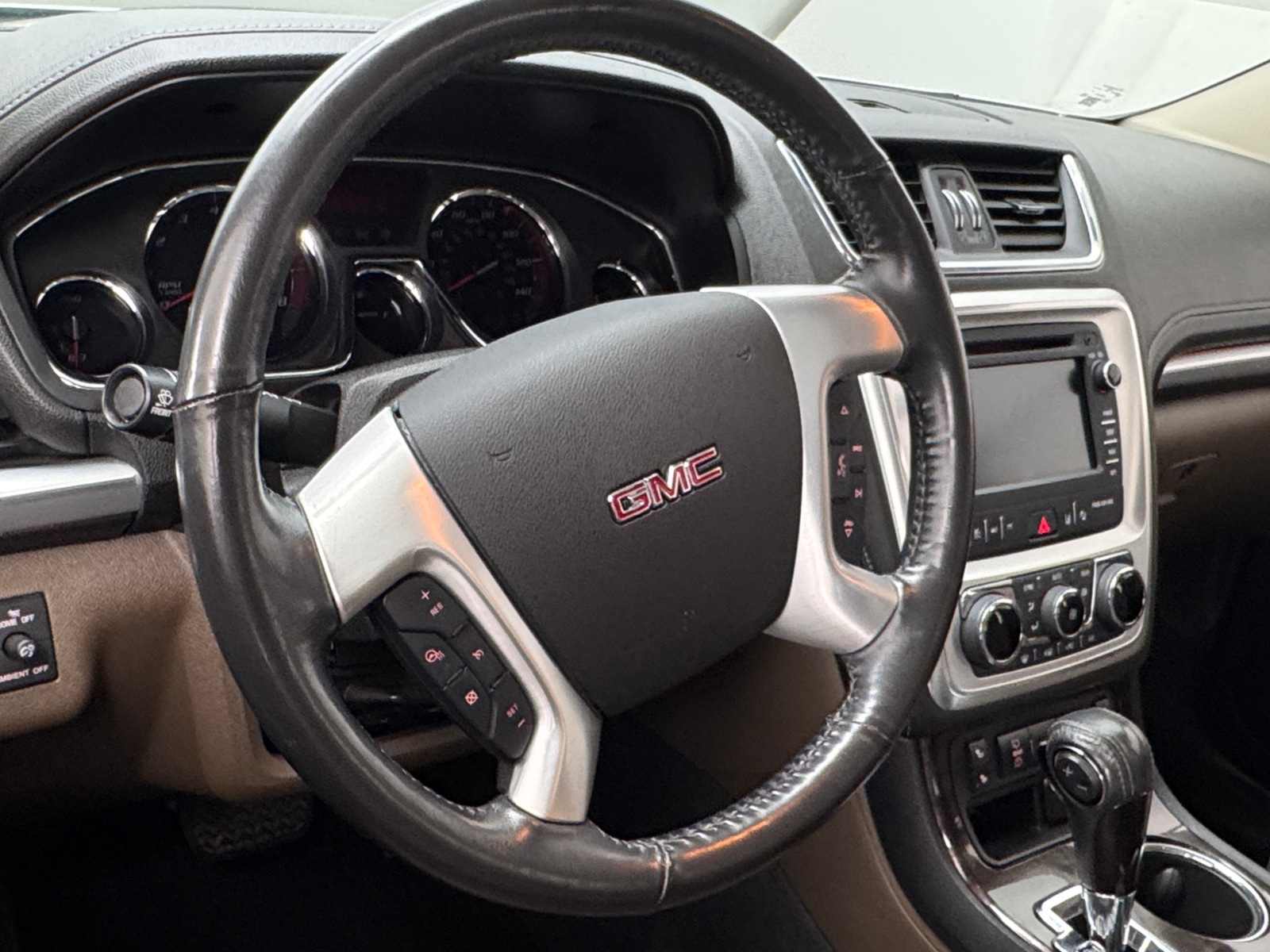 Thumbnail: 2017 GMC Acadia - 4