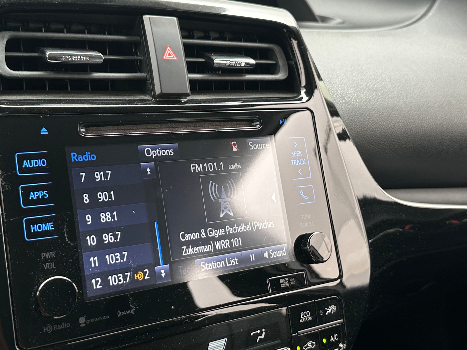 Thumbnail: 2016 Toyota Prius - 3