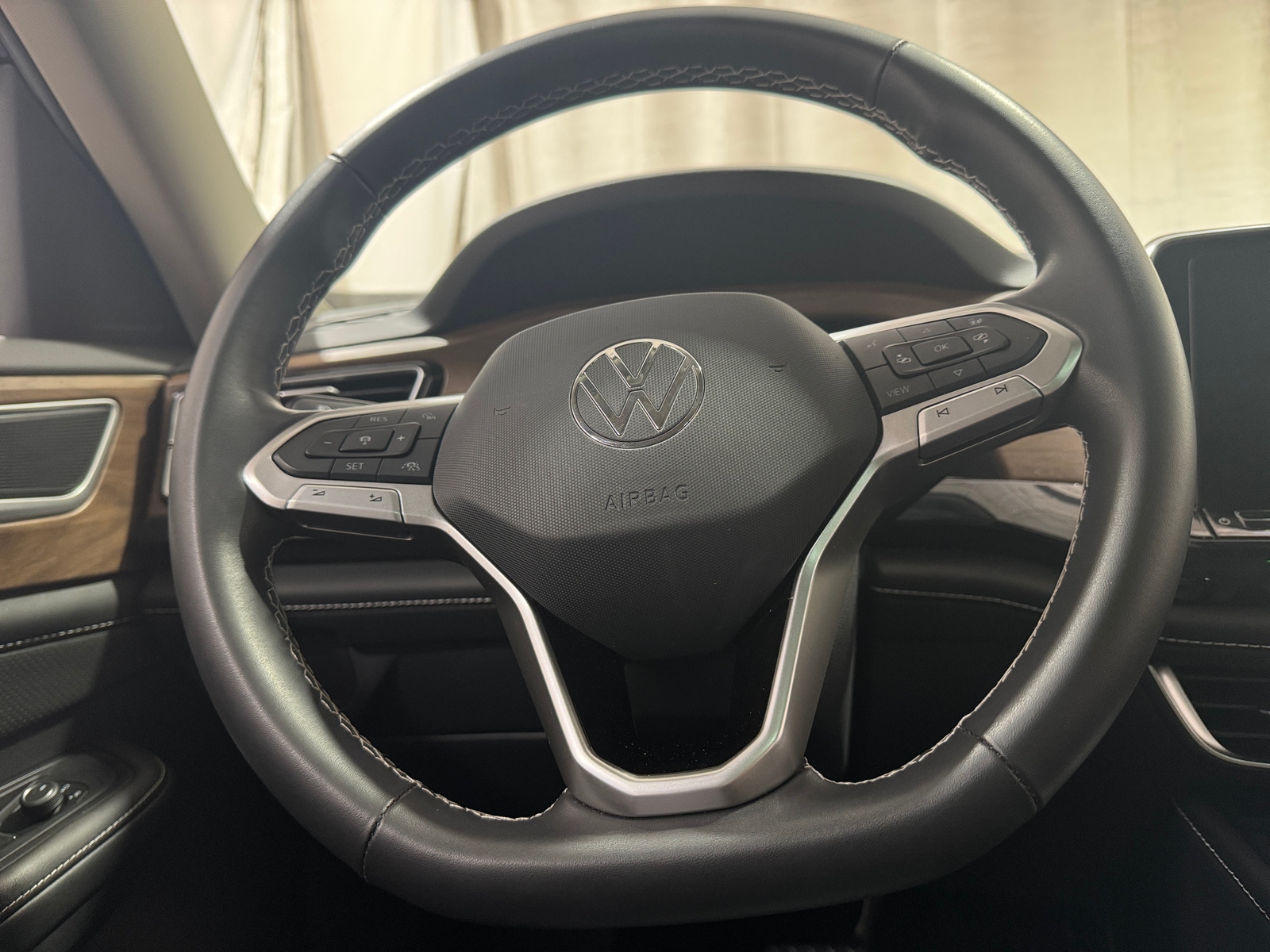 Thumbnail: 2024 Volkswagen Atlas - 4