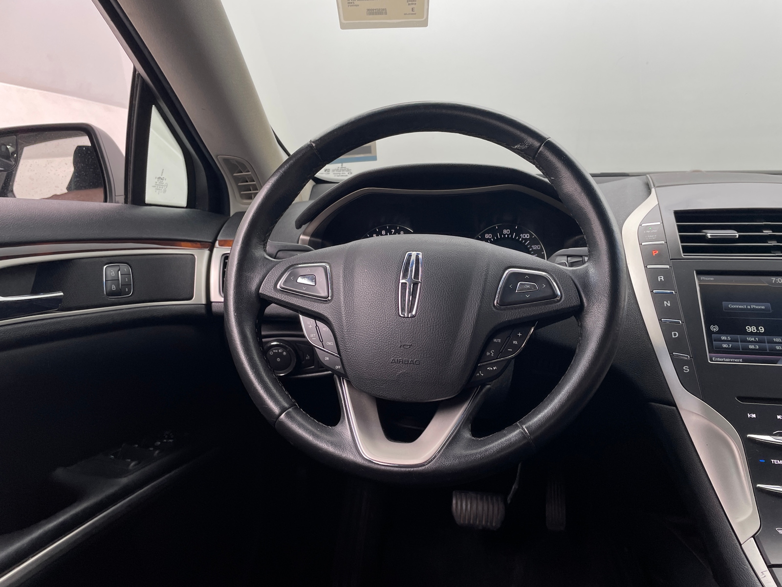 Thumbnail: 2015 Lincoln MKZ - 4