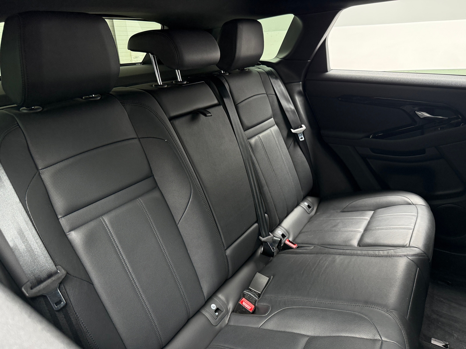 Thumbnail: 2024 Land Rover Range Rover Evoque - 5