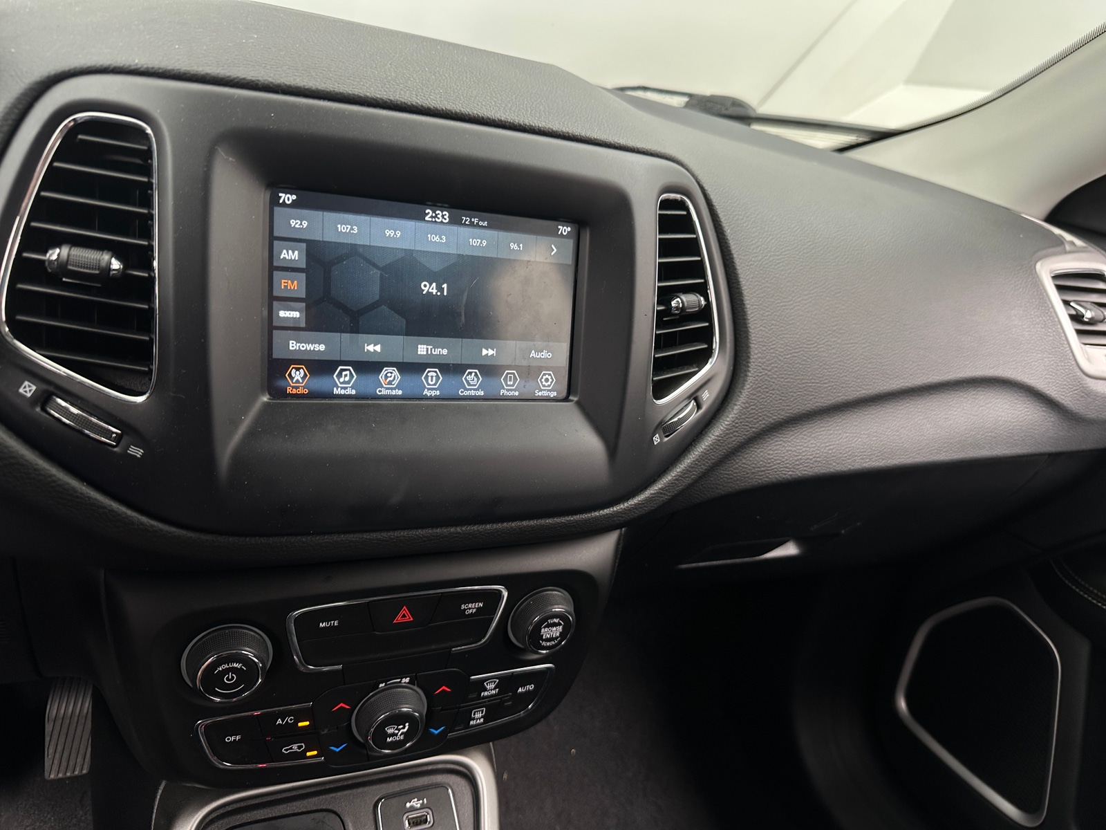 Thumbnail: 2021 Jeep Compass - 4
