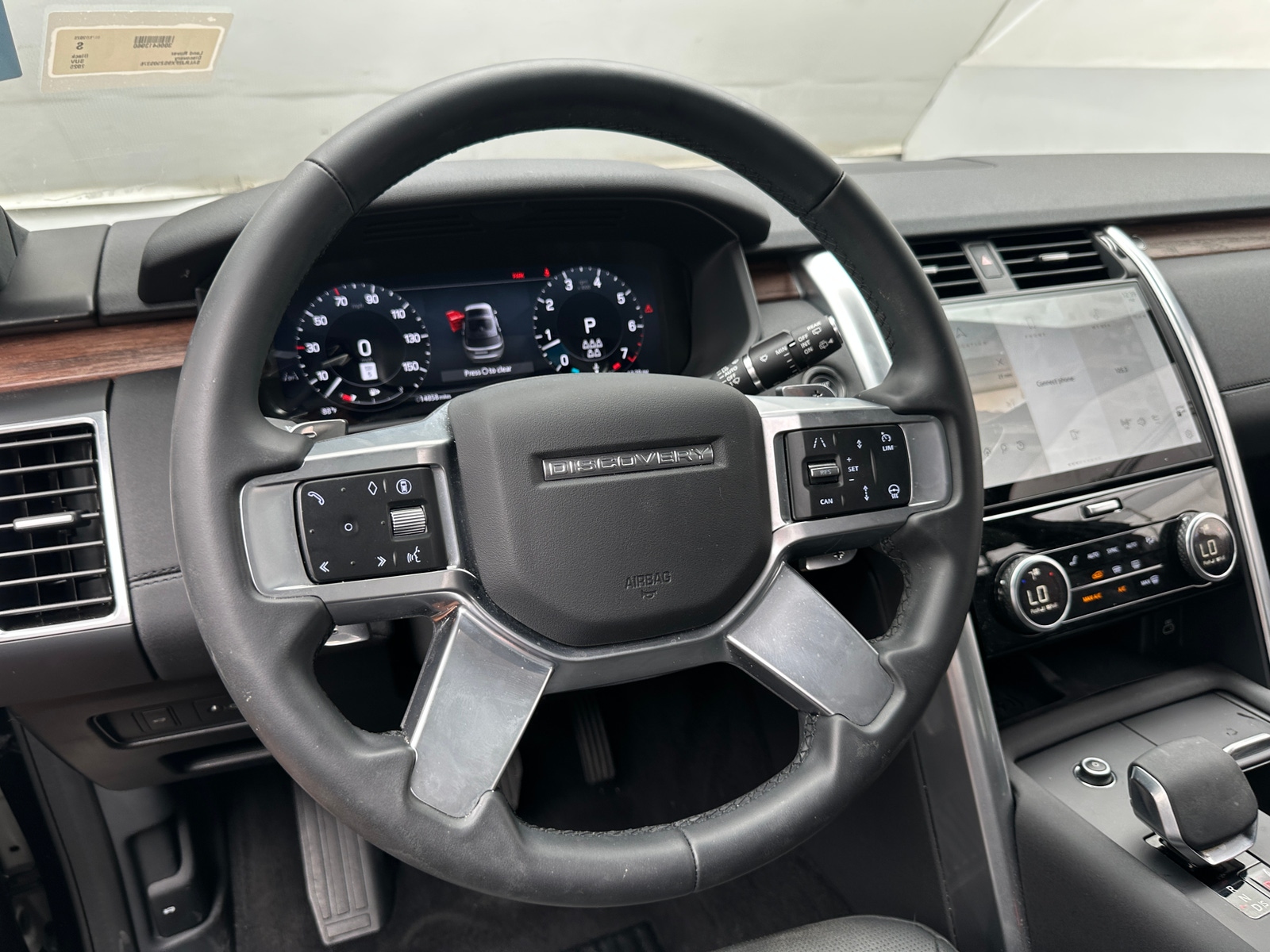 Thumbnail: 2025 Land Rover Discovery - 4