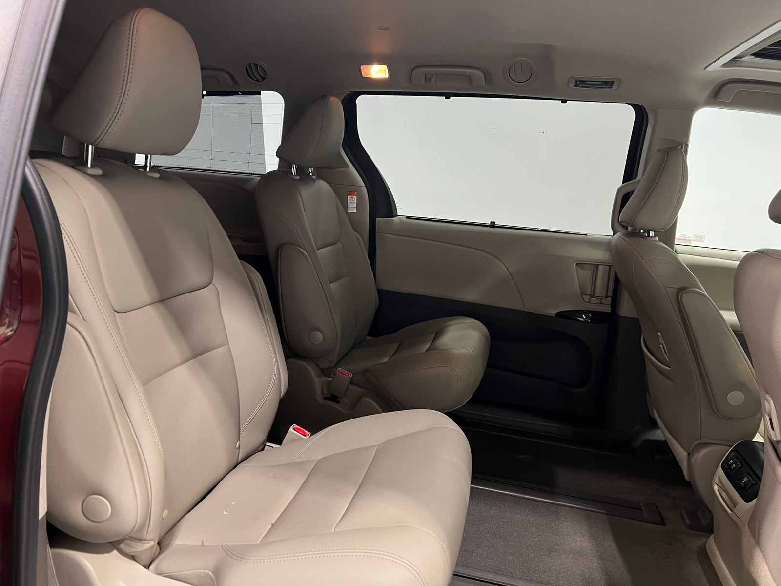 Thumbnail: 2020 Toyota Sienna - 5