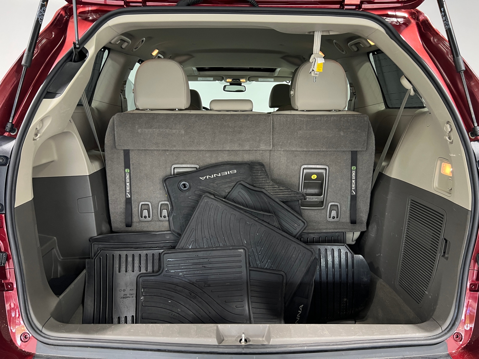 Thumbnail: 2020 Toyota Sienna - 6