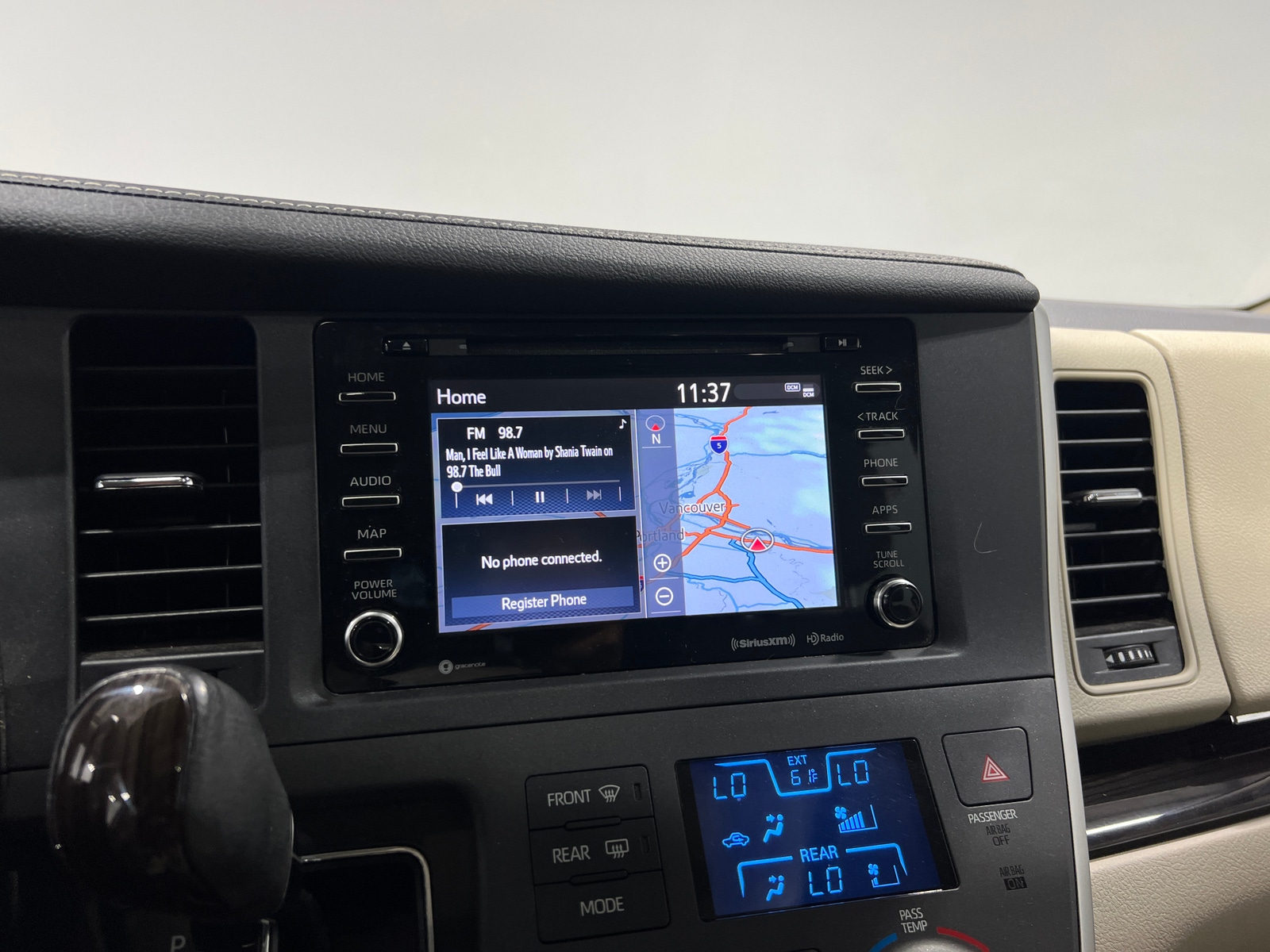 Thumbnail: 2020 Toyota Sienna - 3