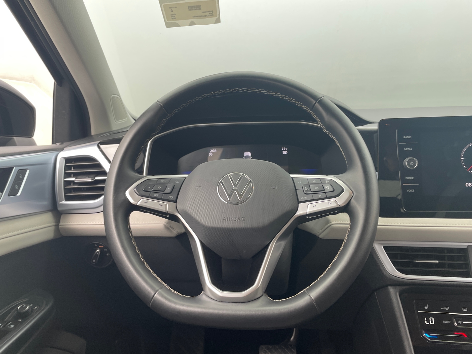 Thumbnail: 2025 Volkswagen Taos - 4