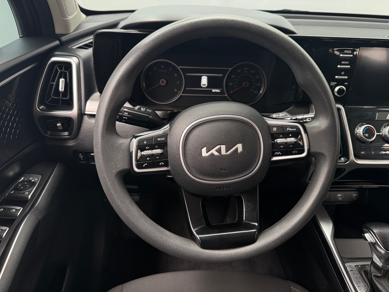 Thumbnail: 2022 Kia Sorento - 5