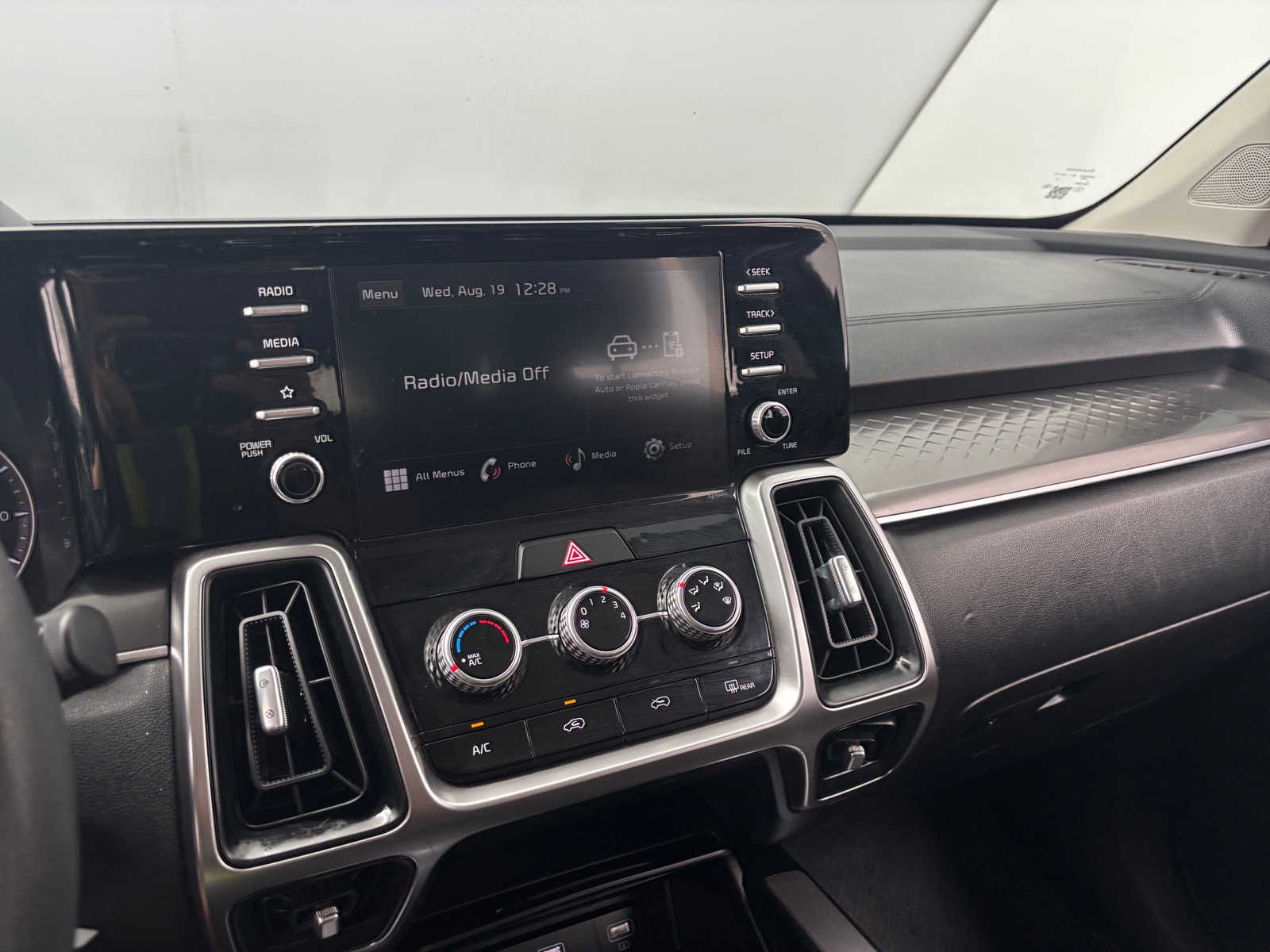 Thumbnail: 2022 Kia Sorento - 4