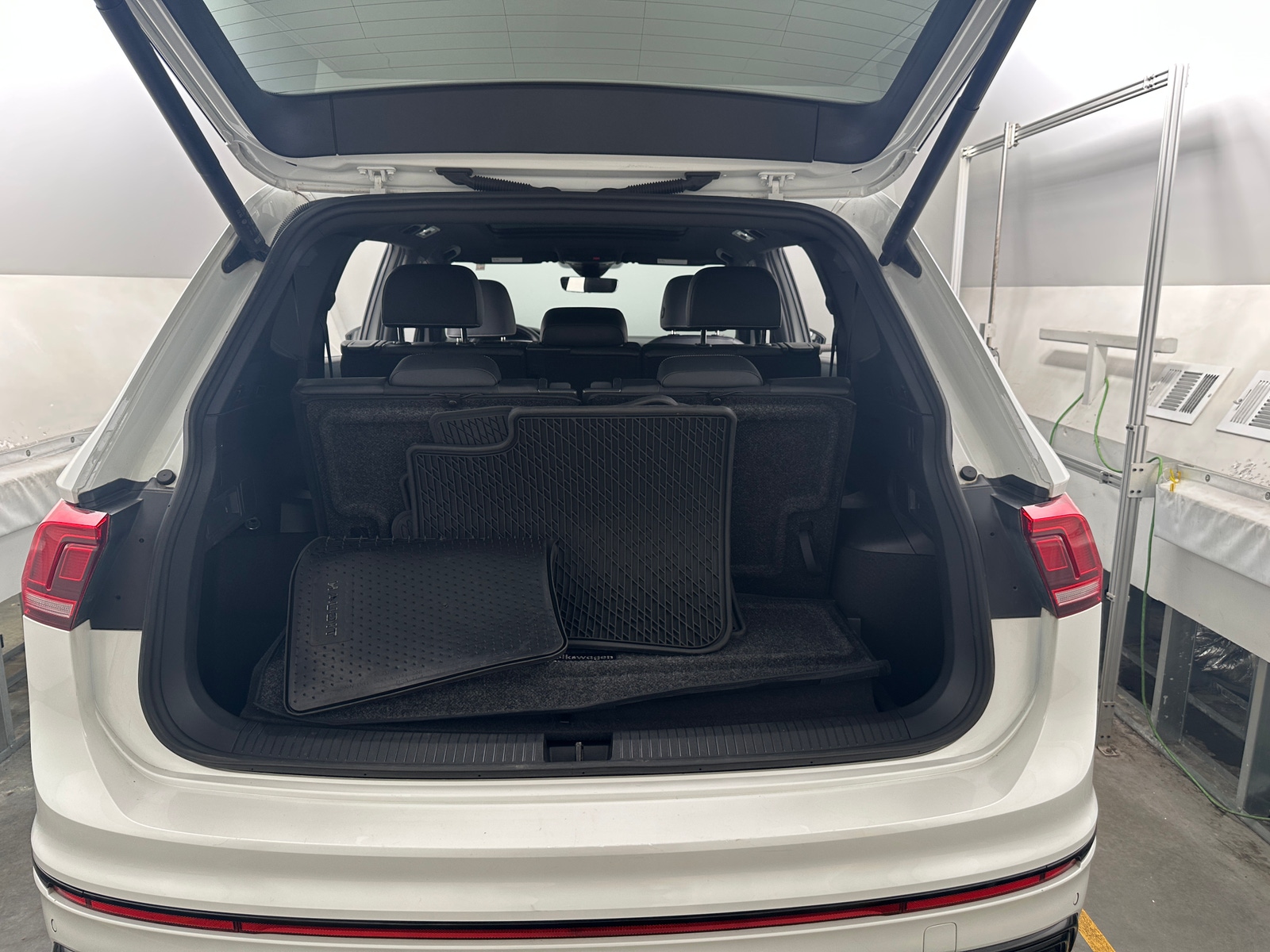 Thumbnail: 2024 Volkswagen Tiguan - 6