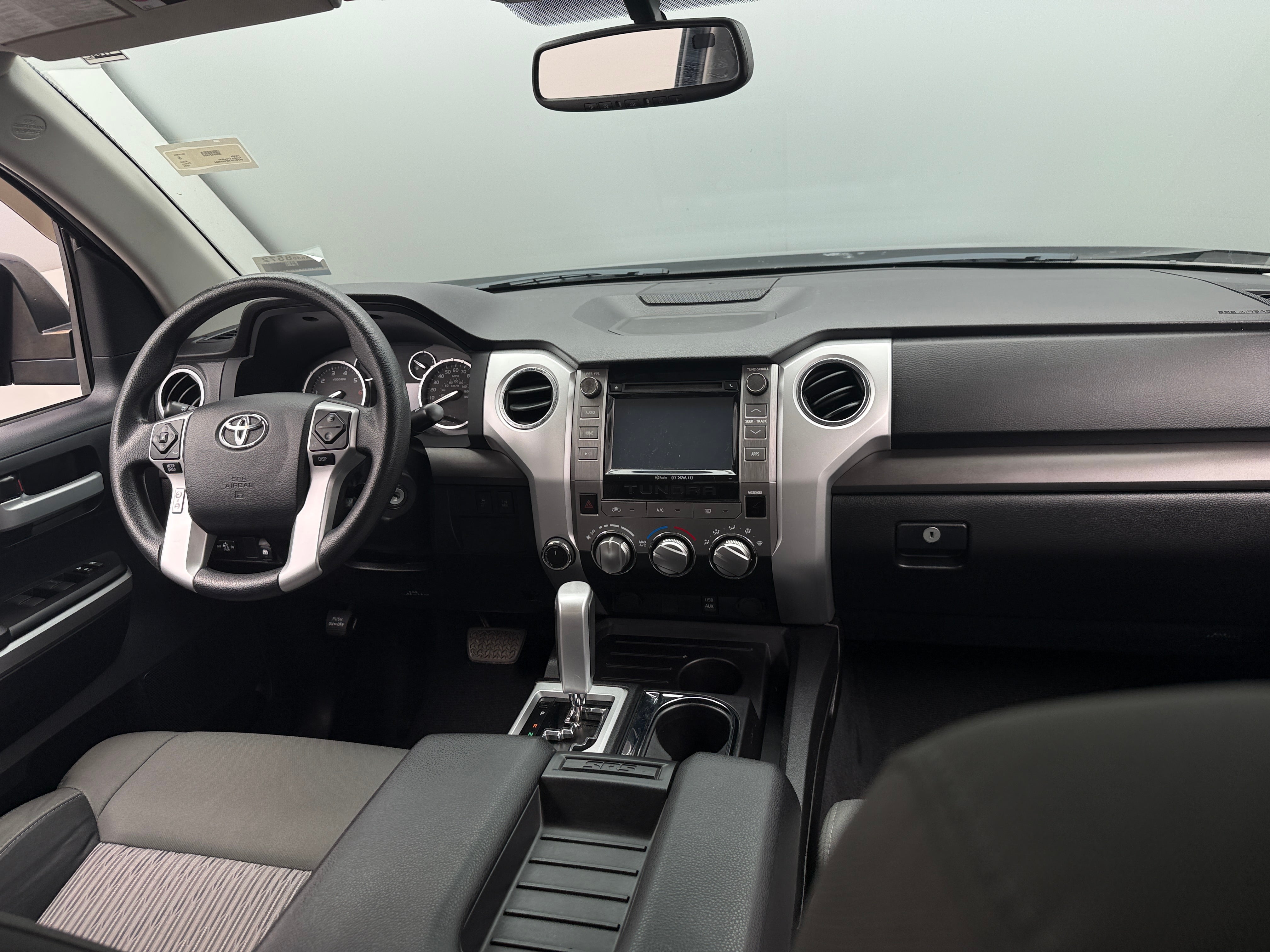 2015 Toyota Tundra 4WD Truck