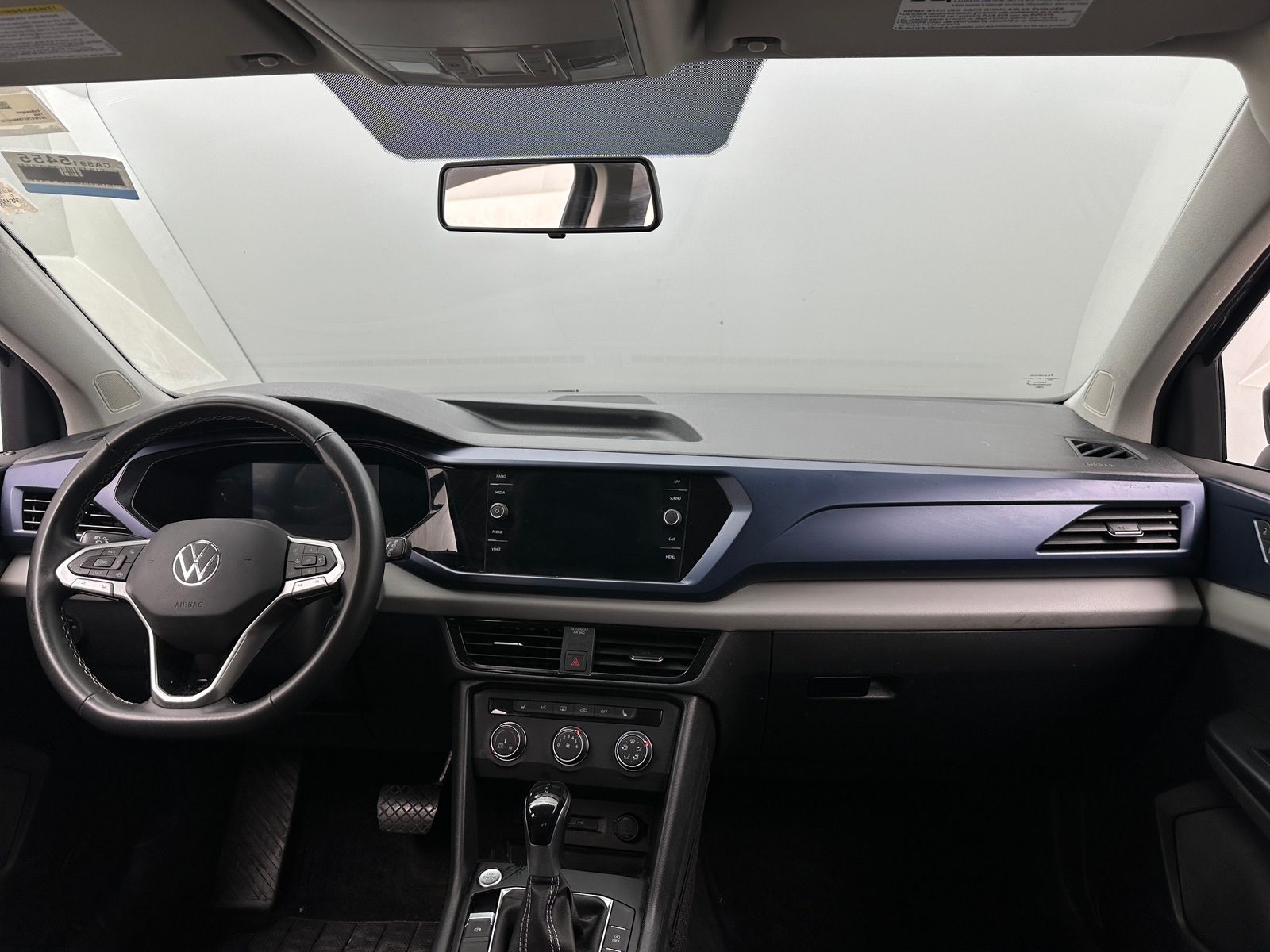 Thumbnail: 2022 Volkswagen Taos - 3