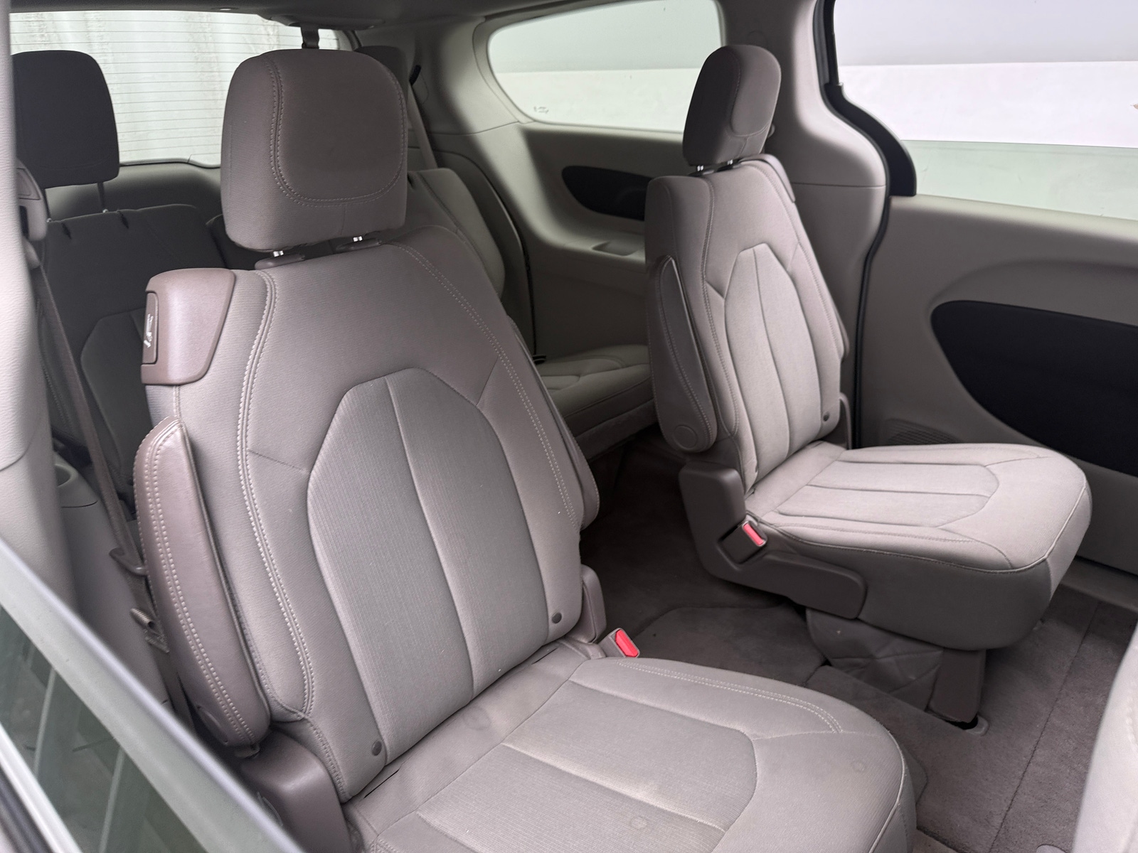 Thumbnail: 2017 Chrysler Pacifica - 6
