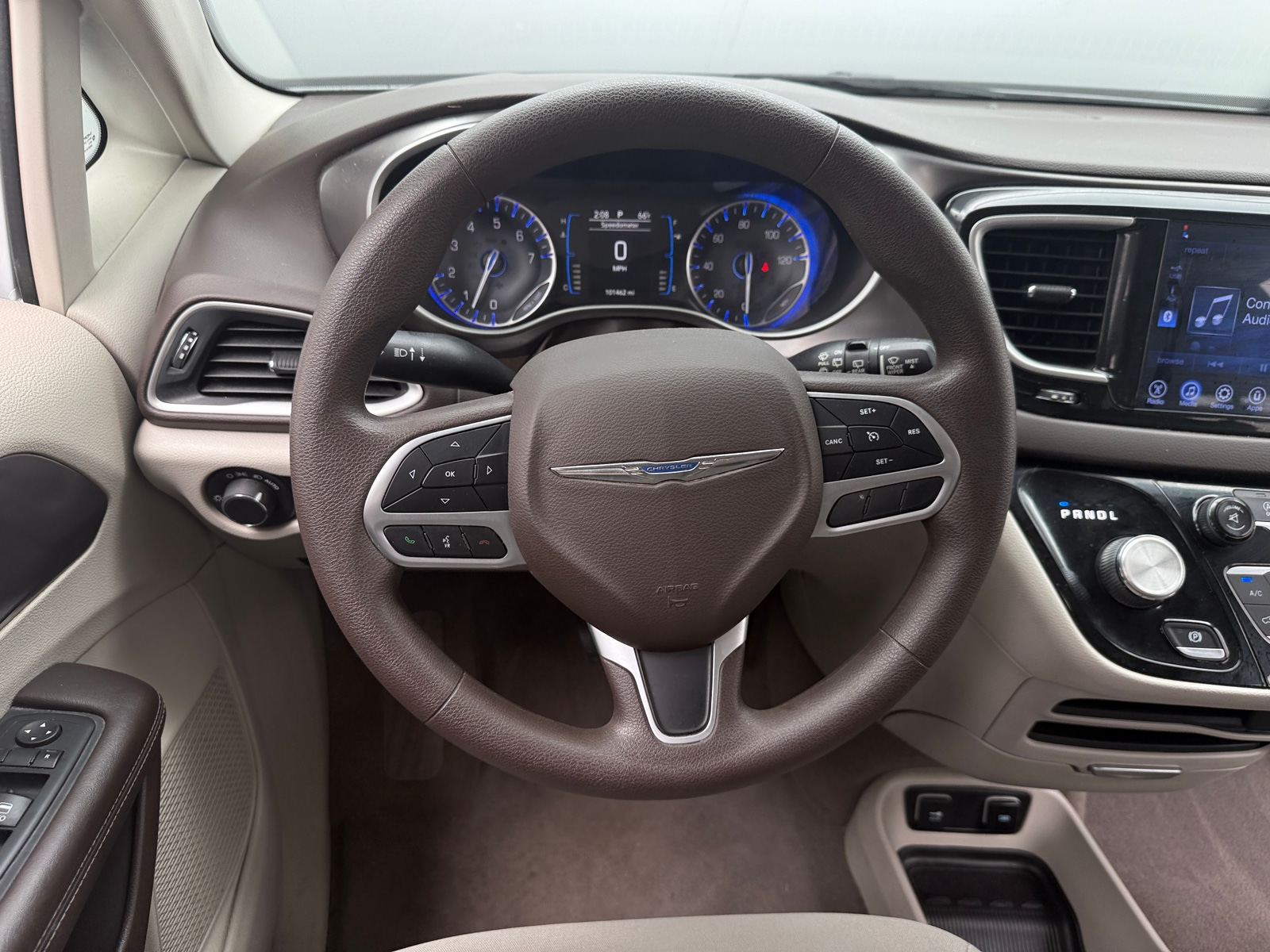 Thumbnail: 2017 Chrysler Pacifica - 5
